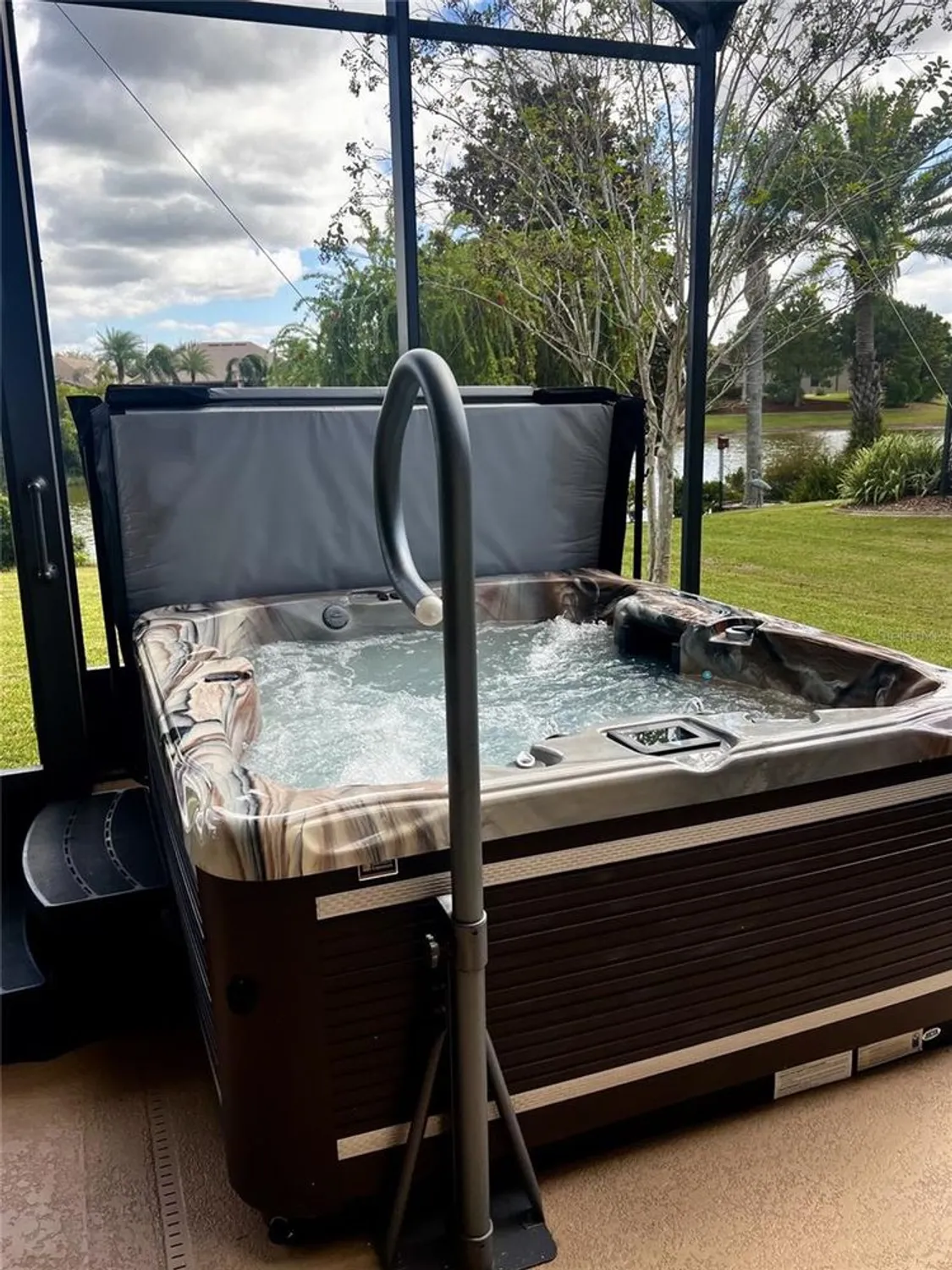 Property Slideshow image 17 of 50 | 8860 bridgeport bay cir, Mount Dora, FL, 32757