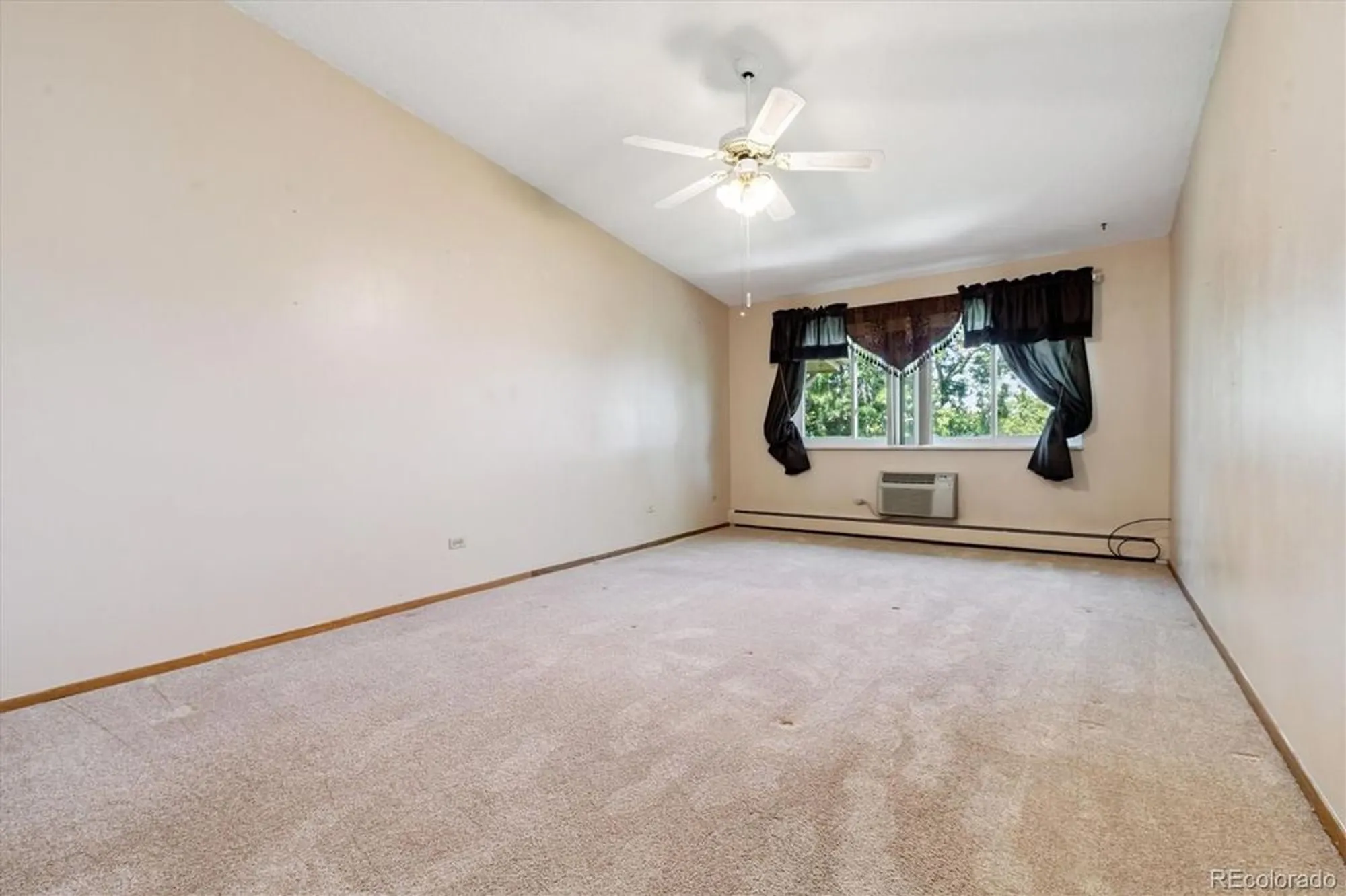 Property Slideshow image 12 of 34 | 585 s alton way apt 4d, Denver, CO, 80247