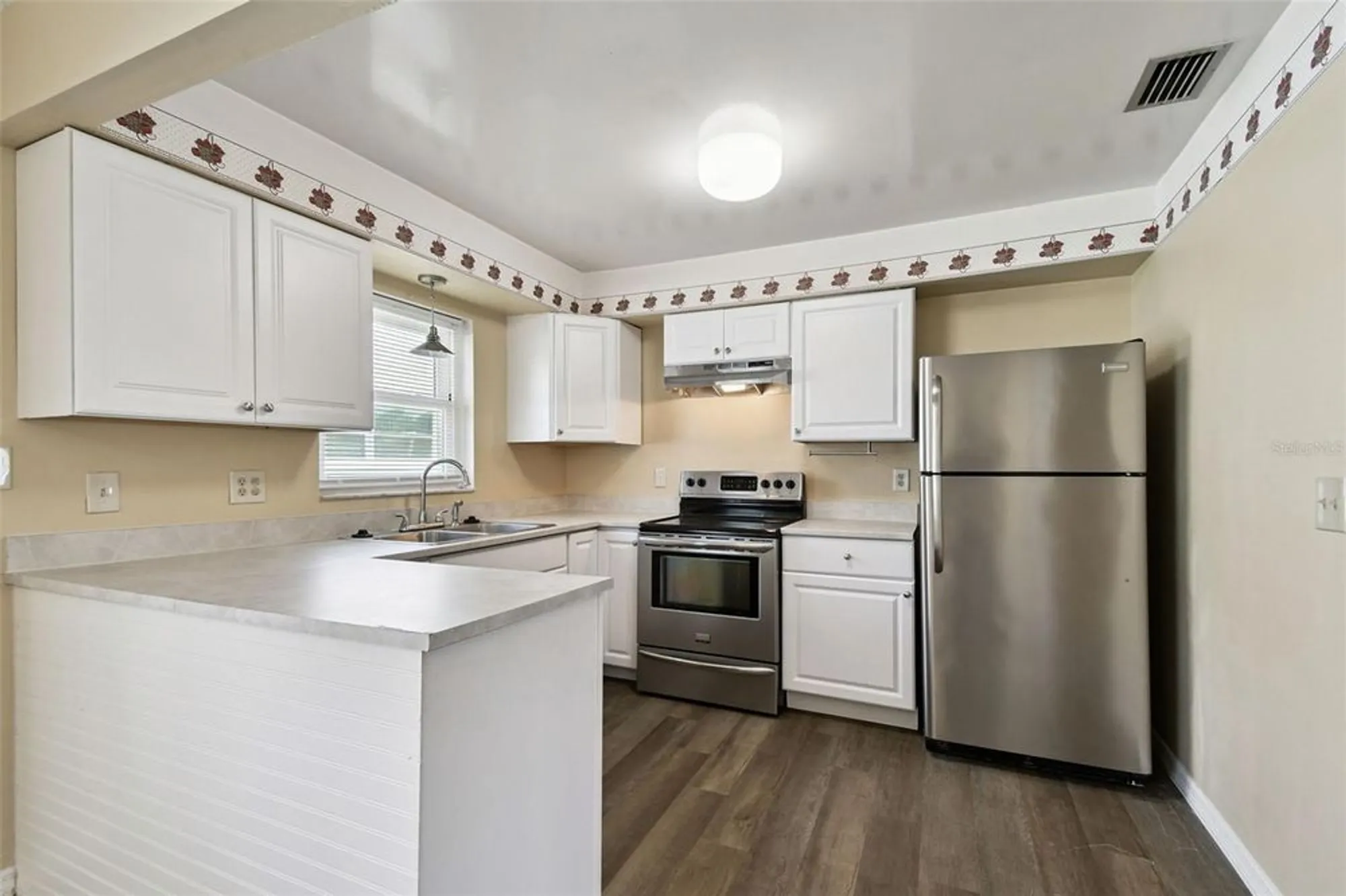 Property Slideshow image 13 of 51 | 8472 68th way, Pinellas Park, FL, 33781