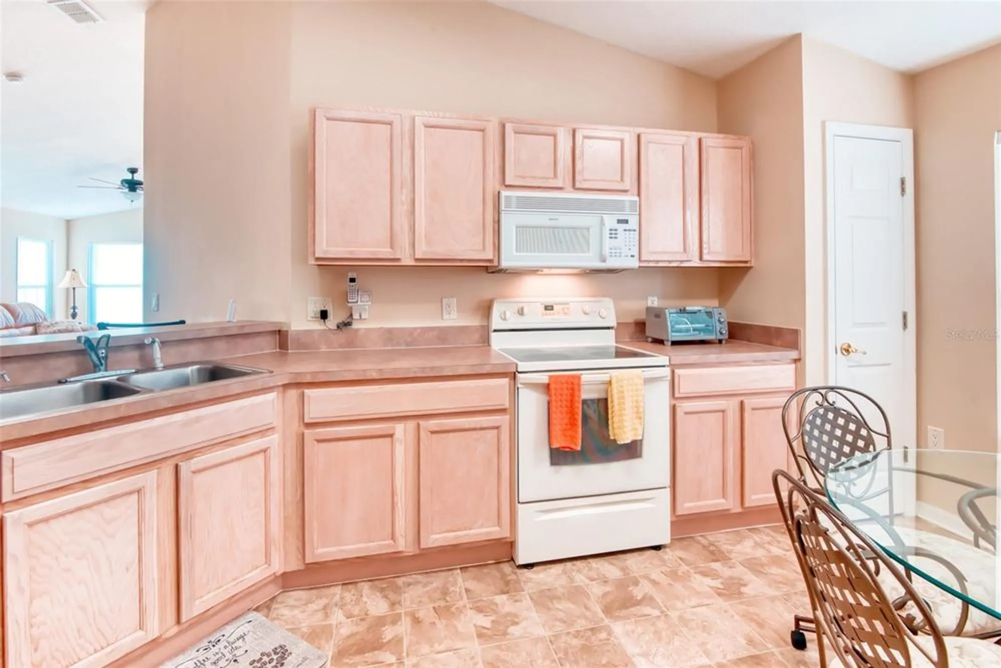 Property Slideshow image 14 of 30 | 601 grand canal dr, Kissimmee, FL, 34759