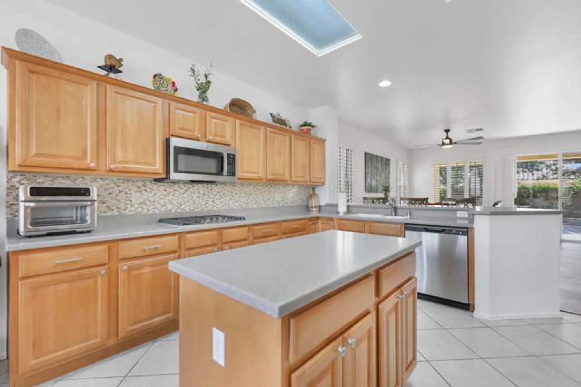 Property Slideshow image 13 of 43 | 78259 kistler way, Palm Desert, CA, 92211