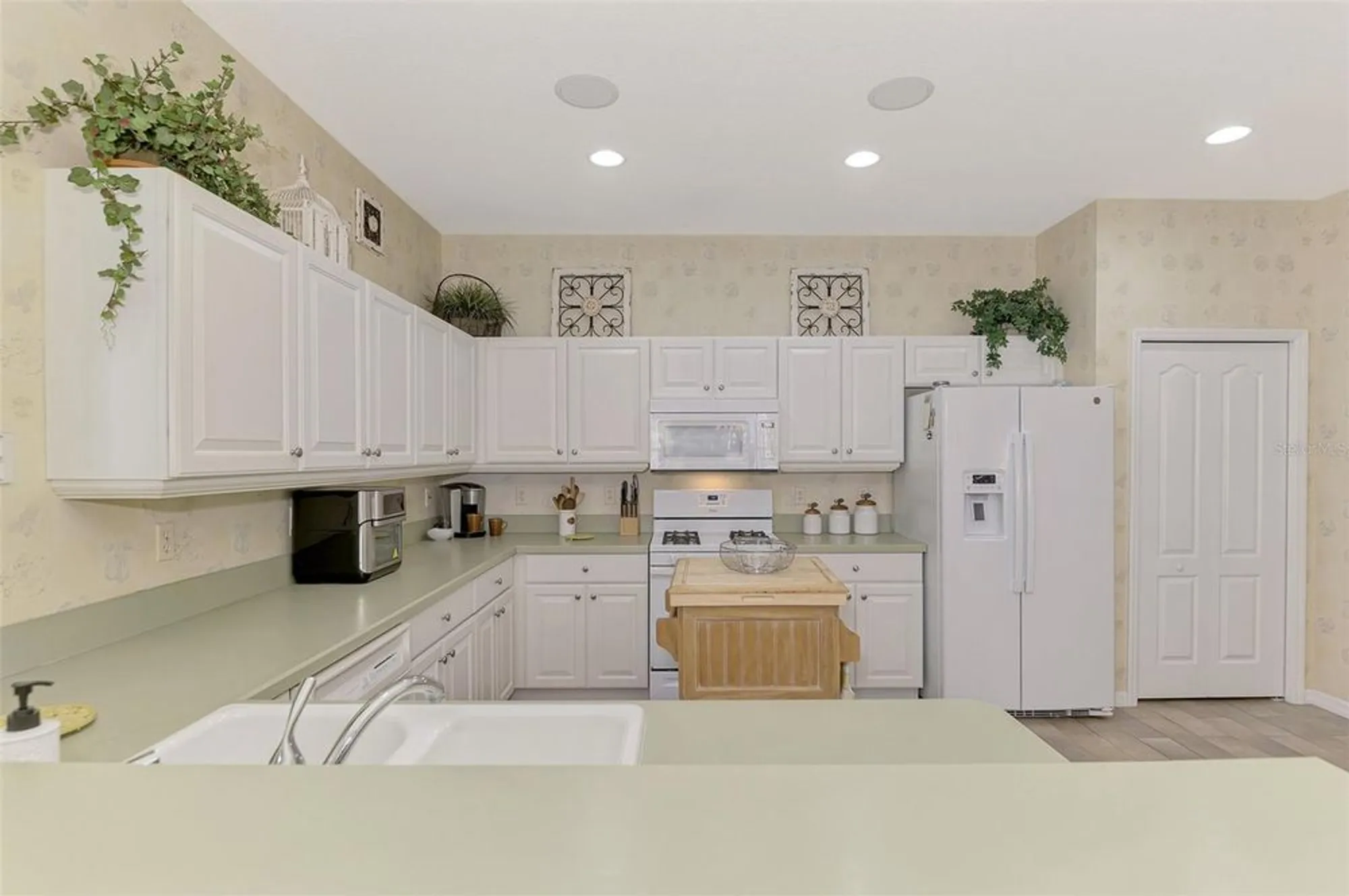 Property Slideshow image 20 of 51 | 4259 whispering oaks dr, North Port, FL, 34287