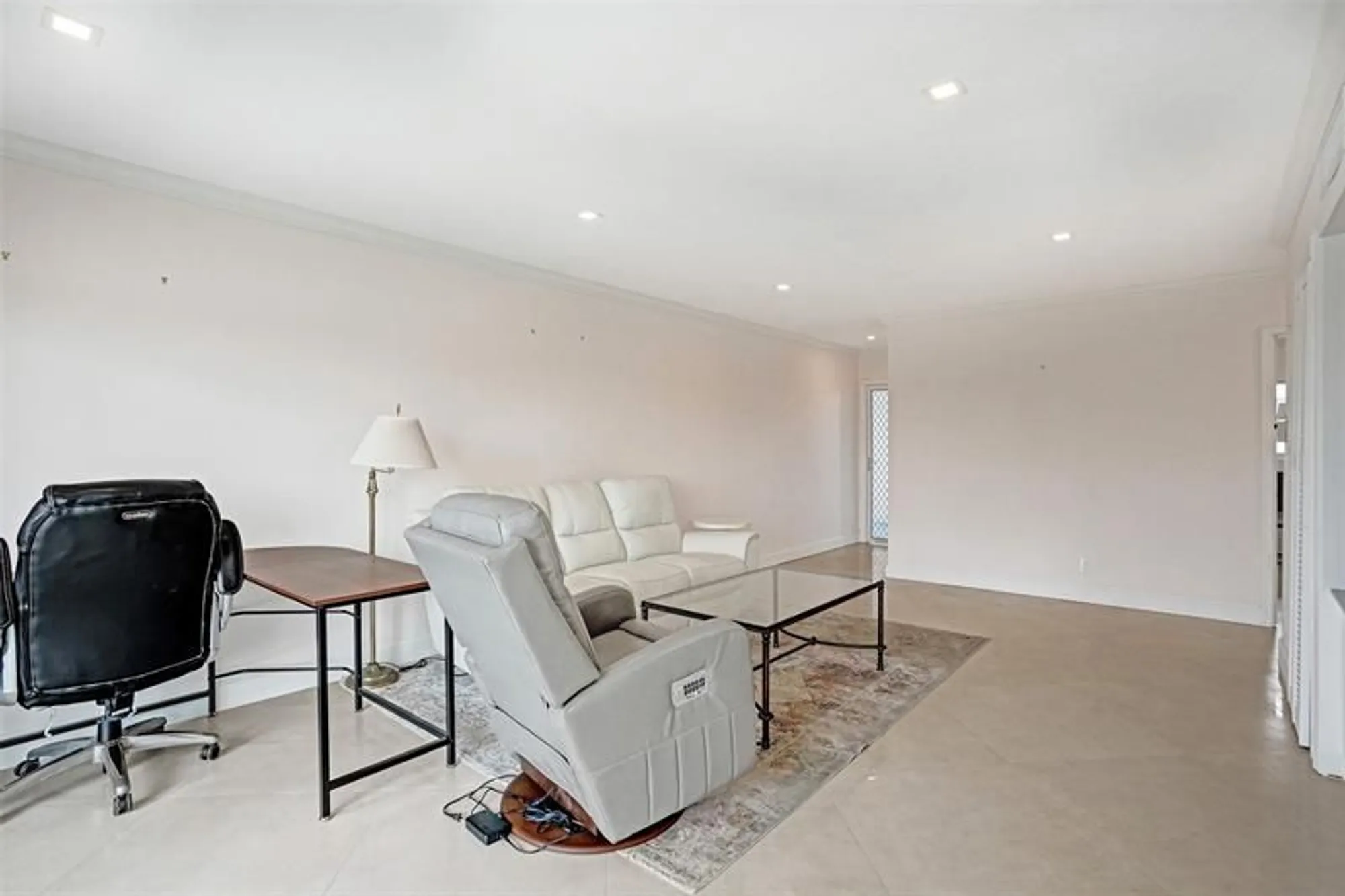 Property Slideshow image 18 of 49 | 1001 n riverside dr 304, Pompano Beach, FL, 33062