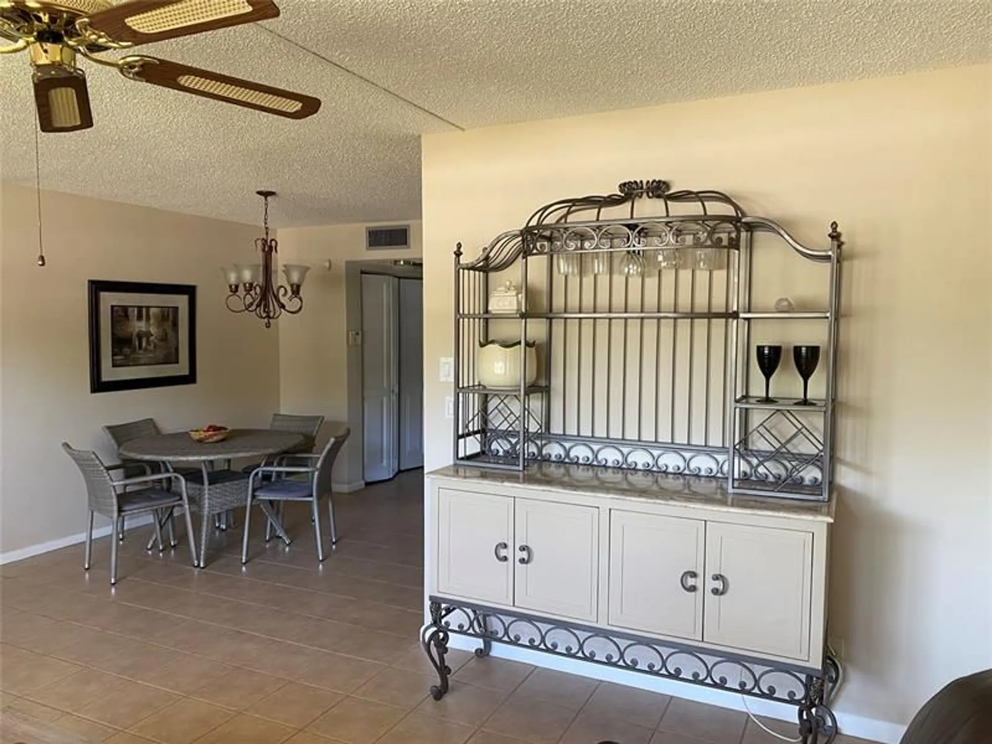 Property Slideshow image 3 of 51 | 1026 cambridge b # 1026, Deerfield Beach, FL, 33442
