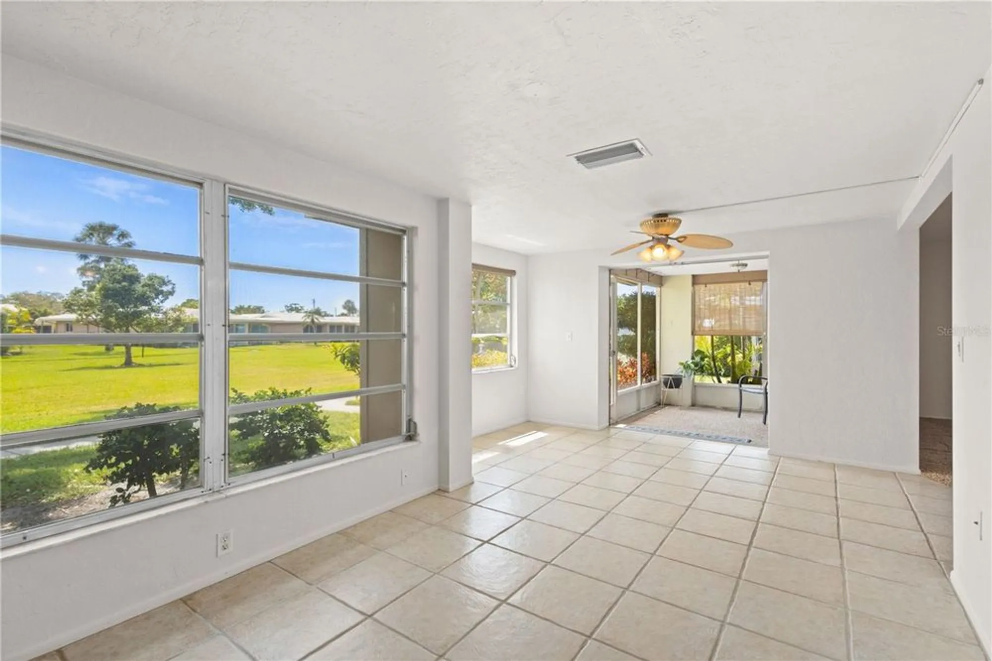 Property Slideshow image 14 of 35 | 3328 dartmouth ln 1012, Sarasota, FL, 34239