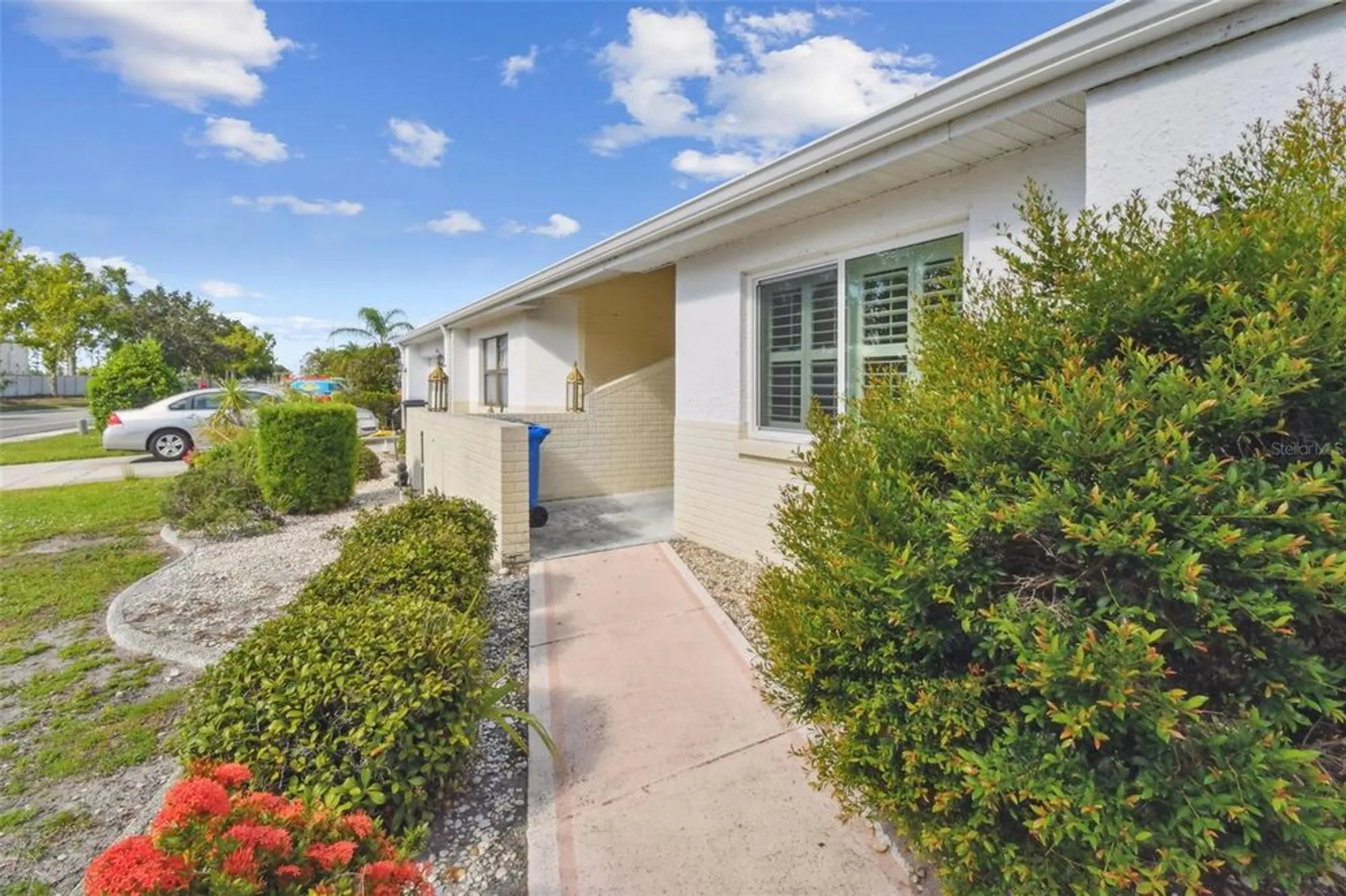 Property Slideshow image 4 of 28 | 912 e del webb blvd, Sun City Center, FL, 33573