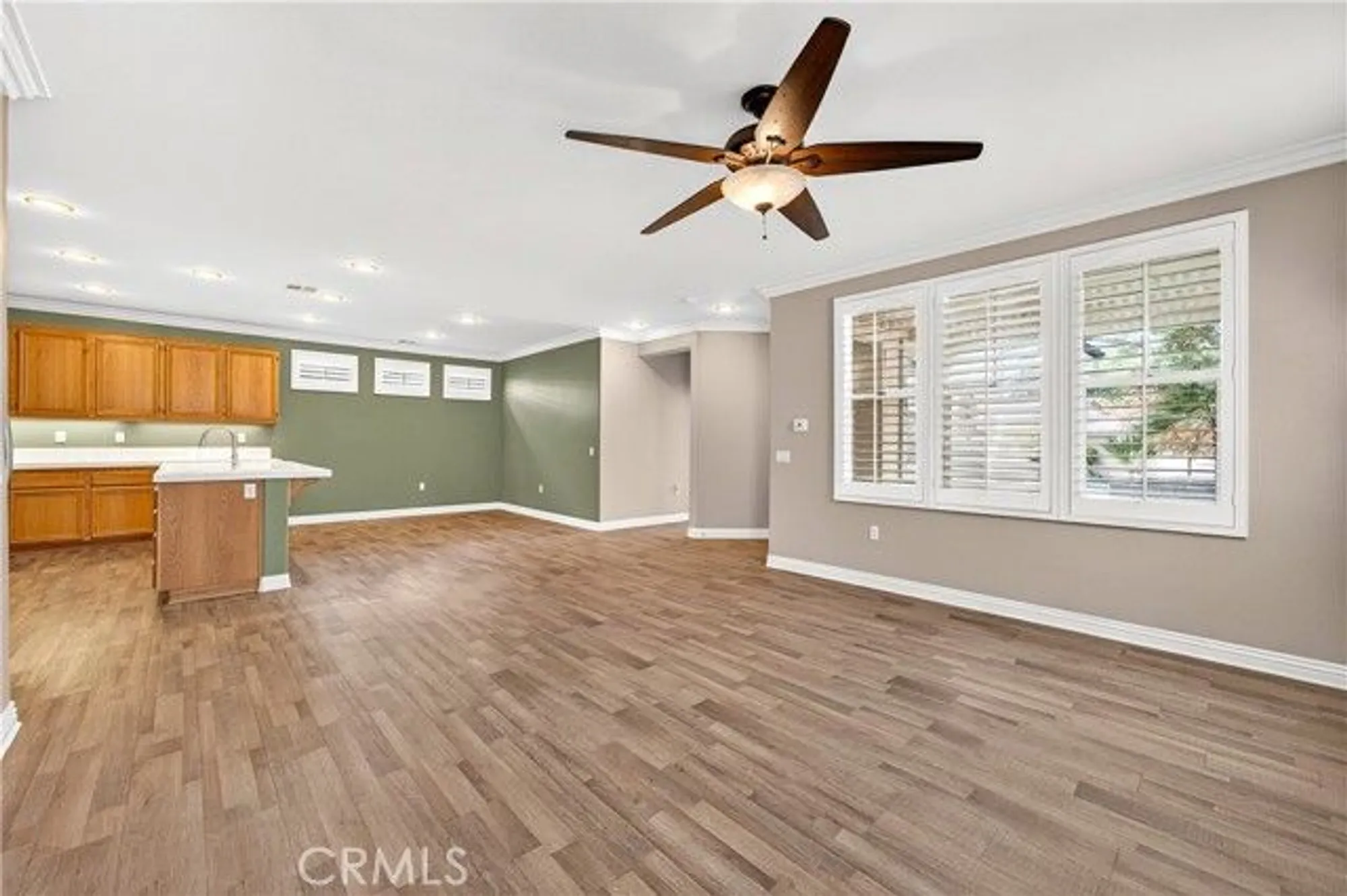 Property Slideshow image 17 of 61 | 215 firestone ln, Hemet, CA, 92545