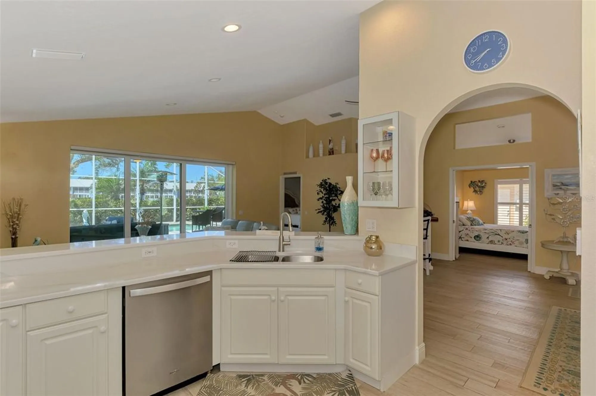 Property Slideshow image 27 of 55 | 320 bermuda ct 10, Venice, FL, 34293