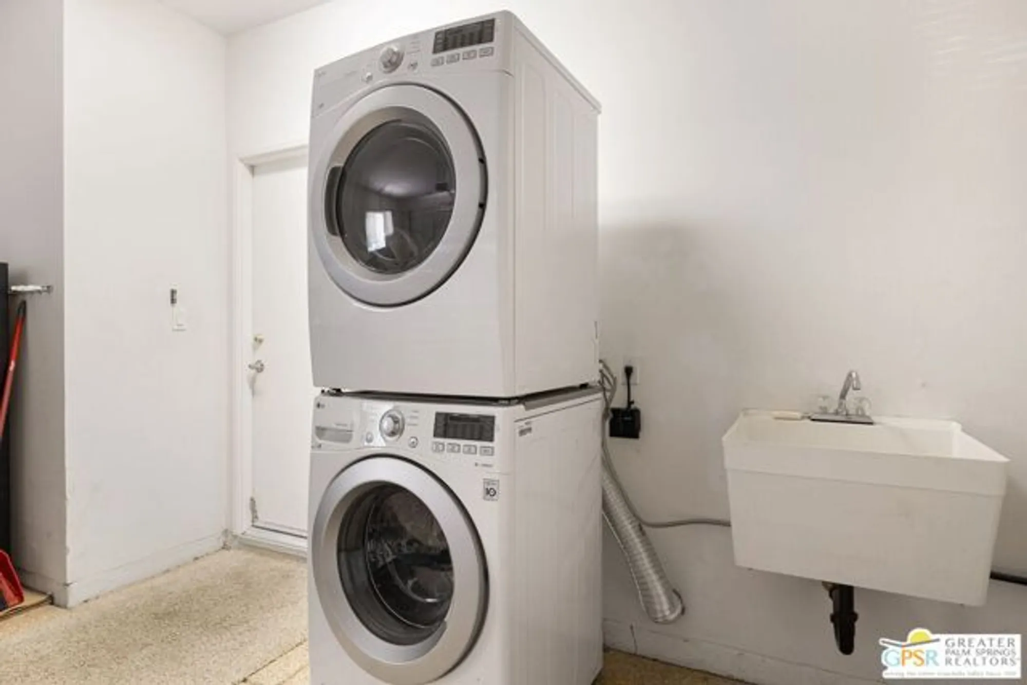 Property Slideshow image 28 of 36 | 78712 postbridge cir, Palm Desert, CA, 92211