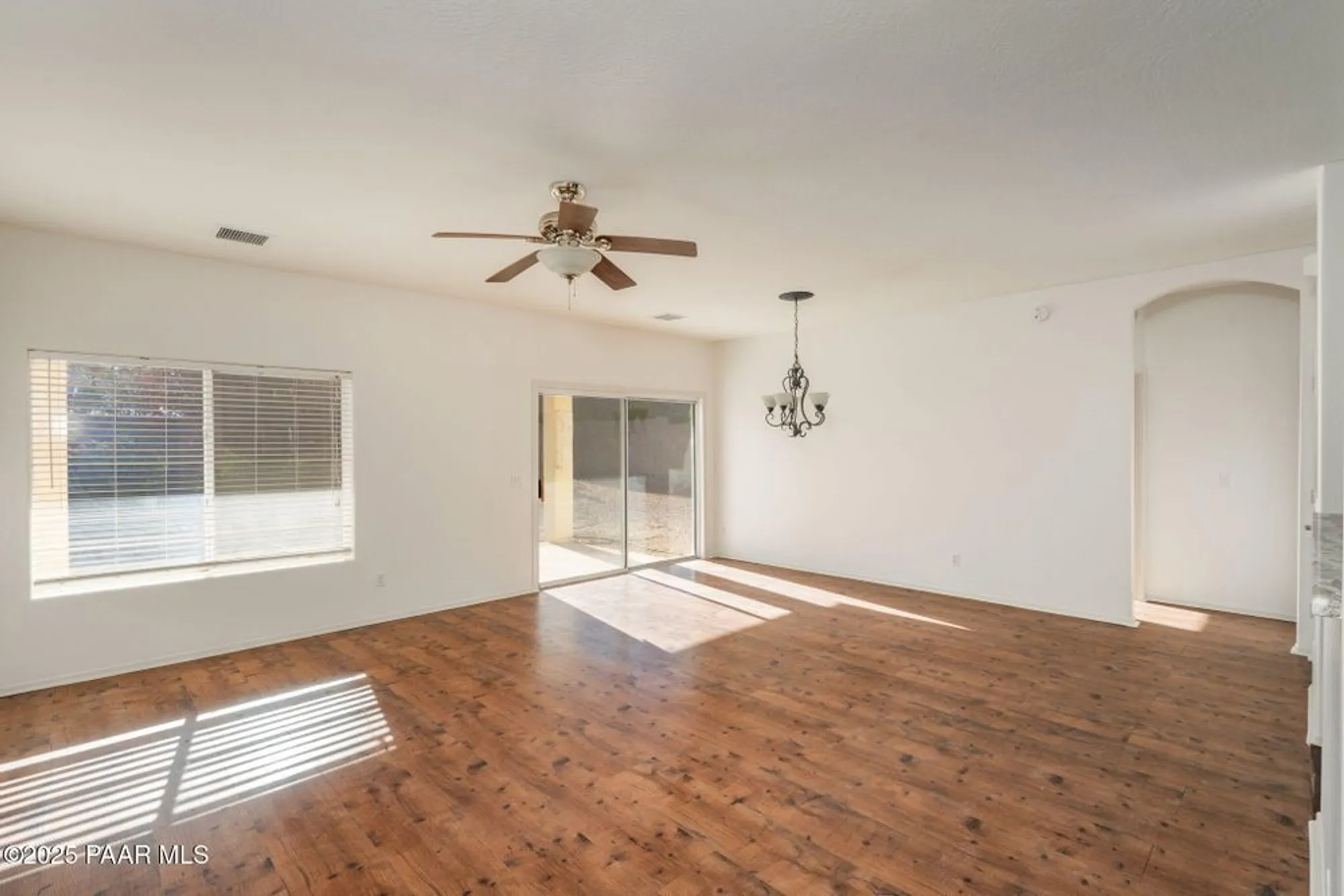 Property Slideshow image 9 of 36 | 7677 e shimmer ln, Prescott Valley, AZ, 86315