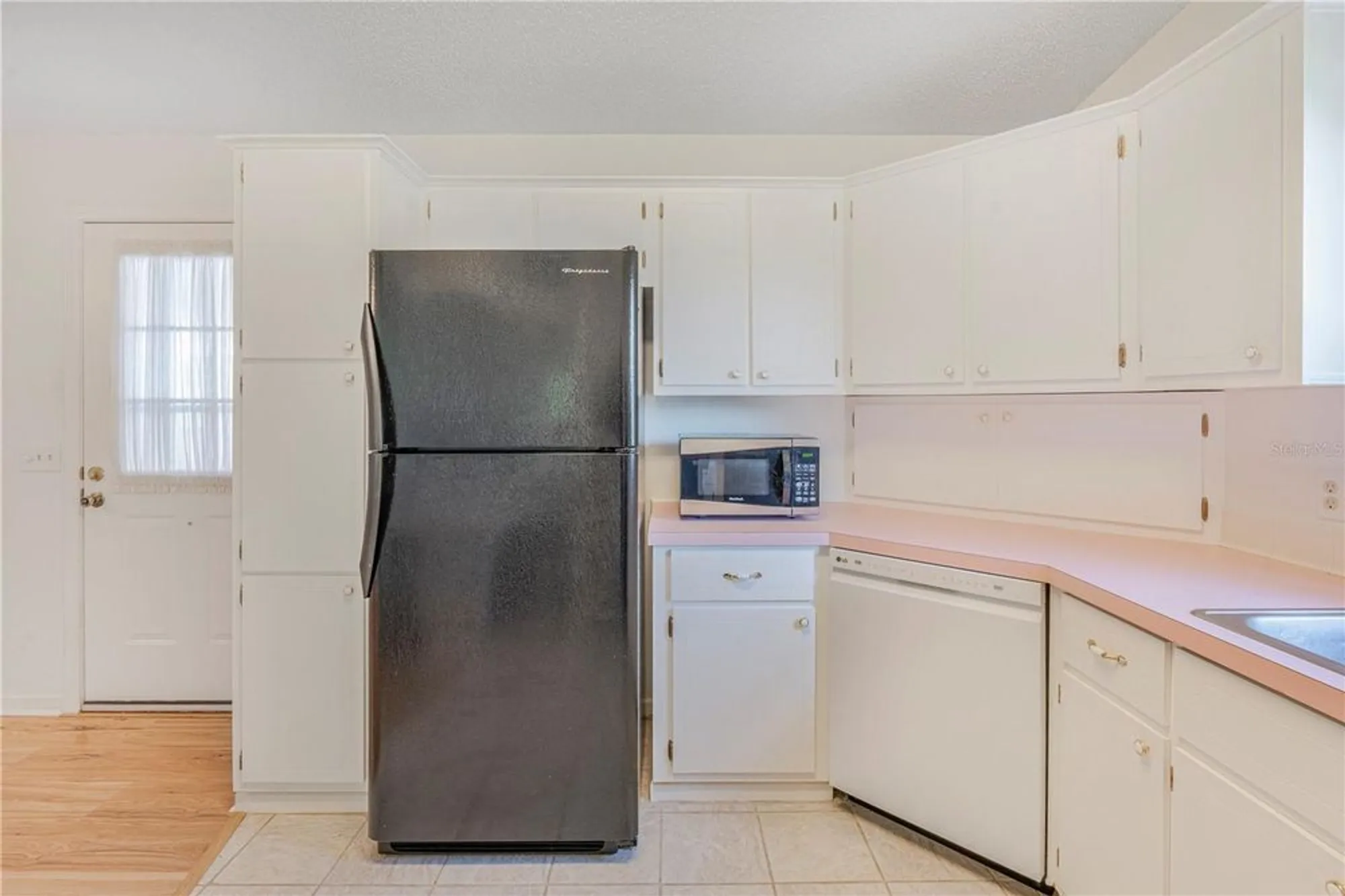 Property Slideshow image 10 of 33 | 1114 paradise dr, Lady Lake, FL, 32159