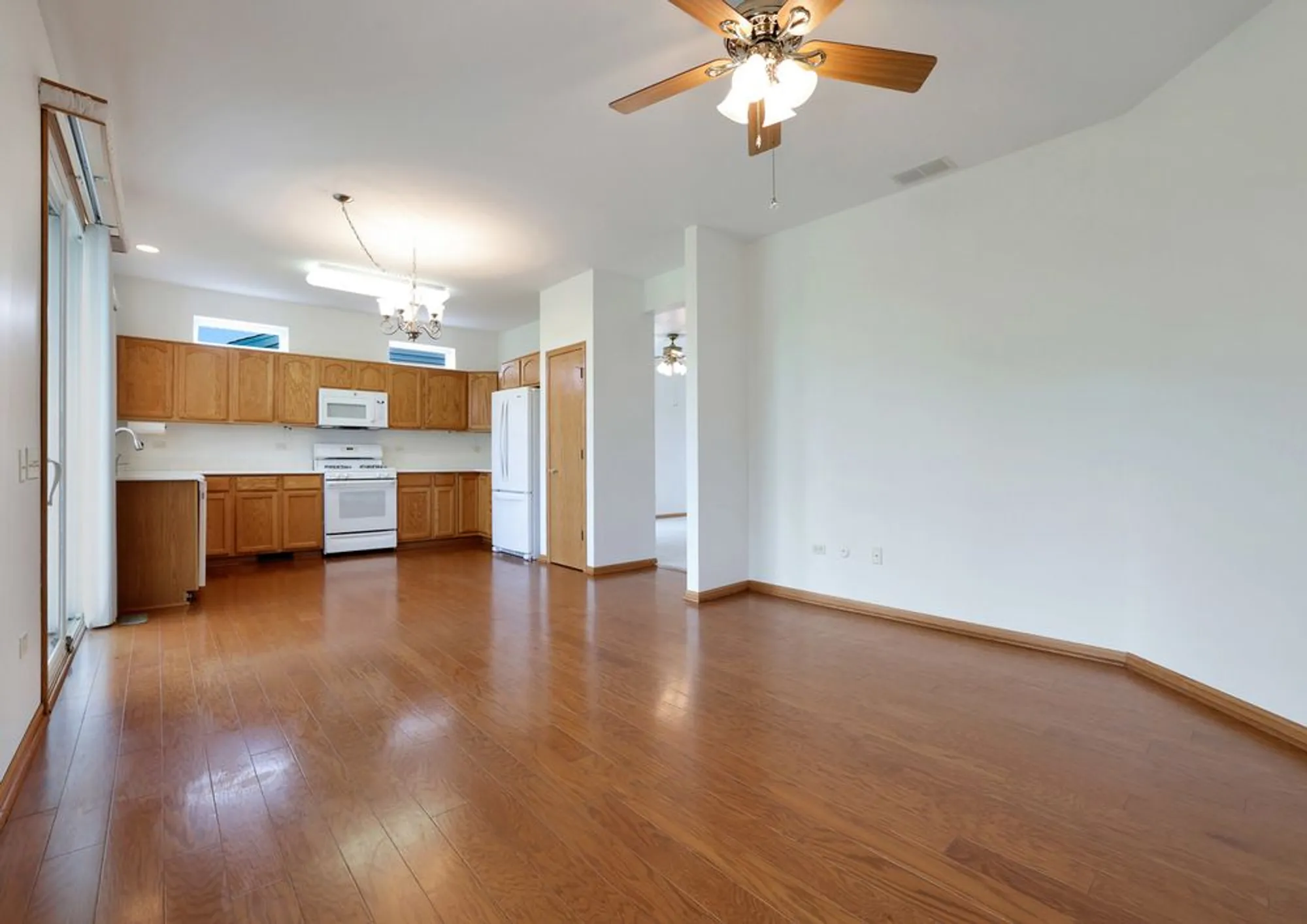 Property Slideshow image 10 of 43 | 12250 songbird ln, Huntley, IL, 60142