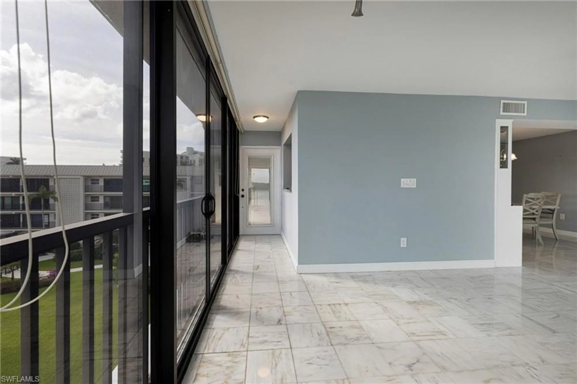 Property Slideshow image 4 of 49 | 3200 gulf shore blvd 401, Naples, FL, 34103
