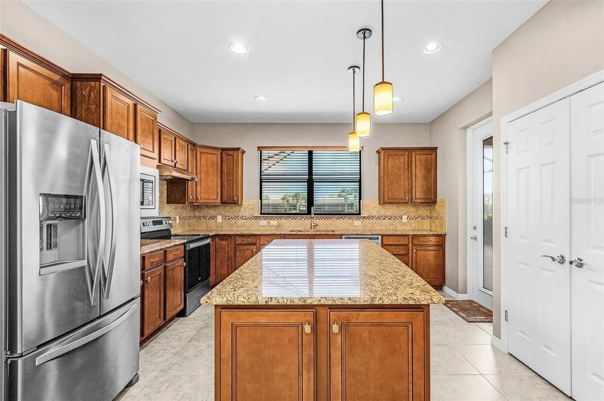 Property Slideshow image 11 of 24 | 13870 lido st, Venice, FL, 34293