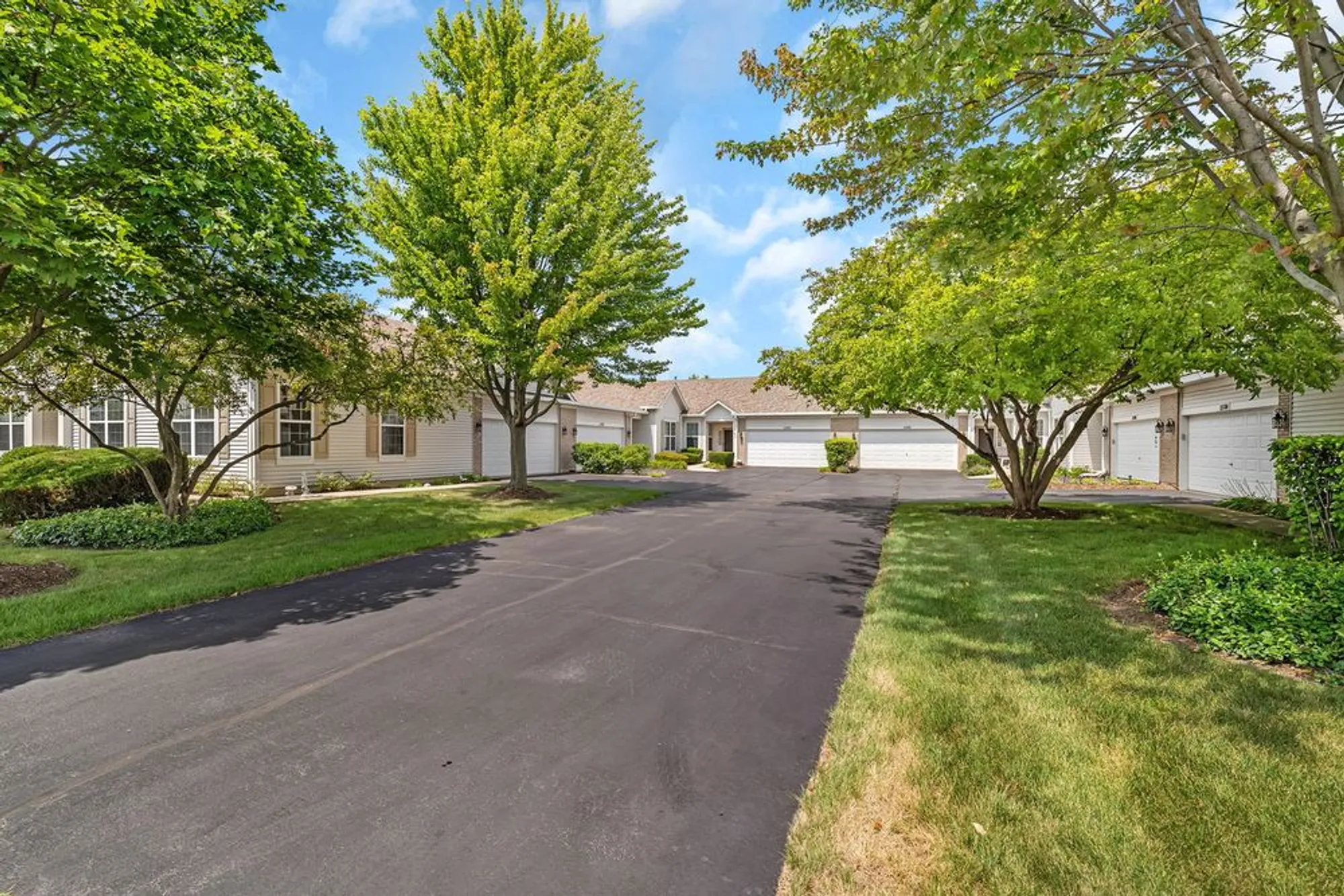 Property Slideshow image 25 of 25 | 1592 w cadillac cir, Romeoville, IL, 60446