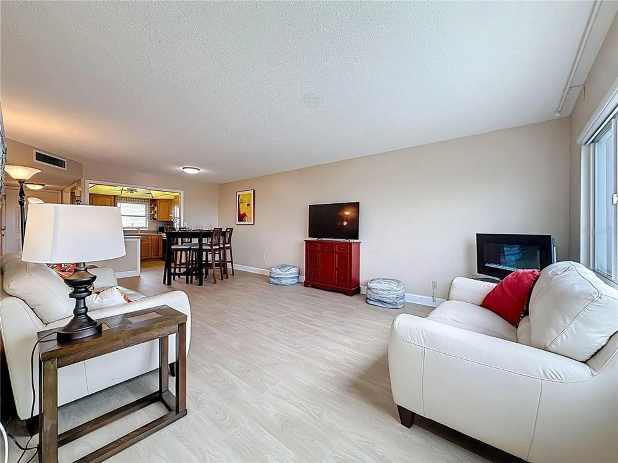 Property Slideshow image 30 of 77 | 4725 cove cir apt 810, Saint Petersburg, FL, 33708