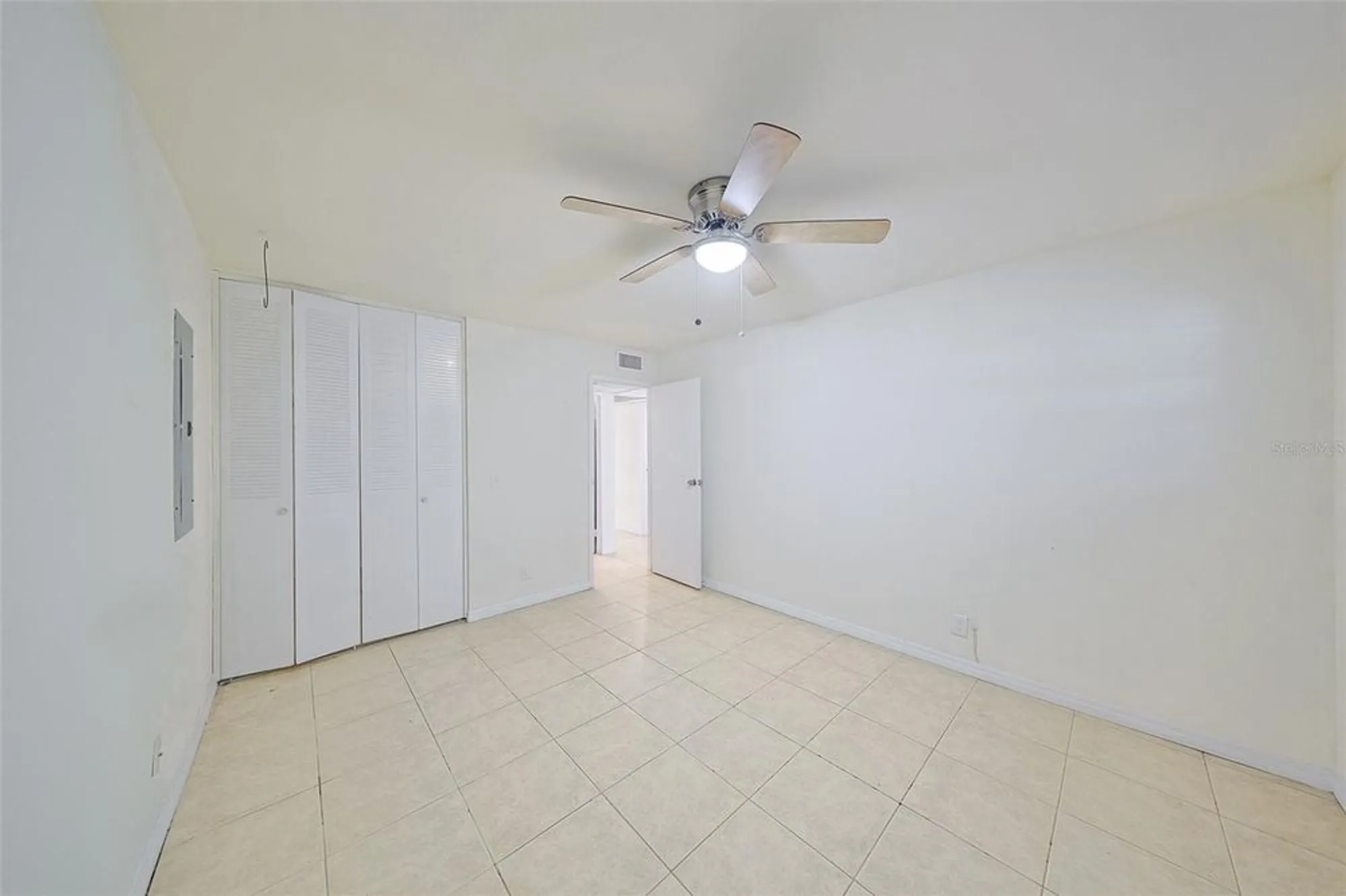 Property Slideshow image 23 of 59 | 202 bedford st 72, Sun City Center, FL, 33573