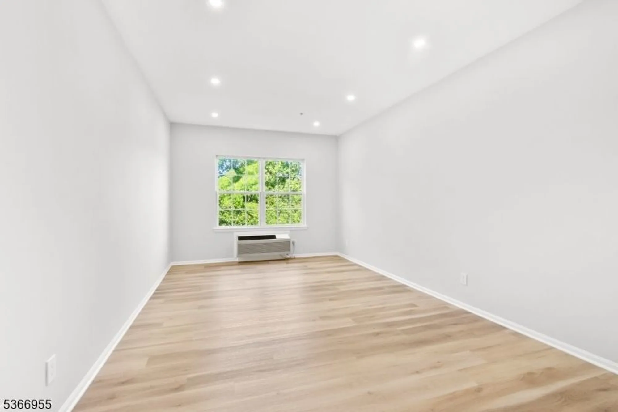 Property Slideshow image 9 of 12 | 1311 richmond rd # 311, West Milford, NJ, 07480