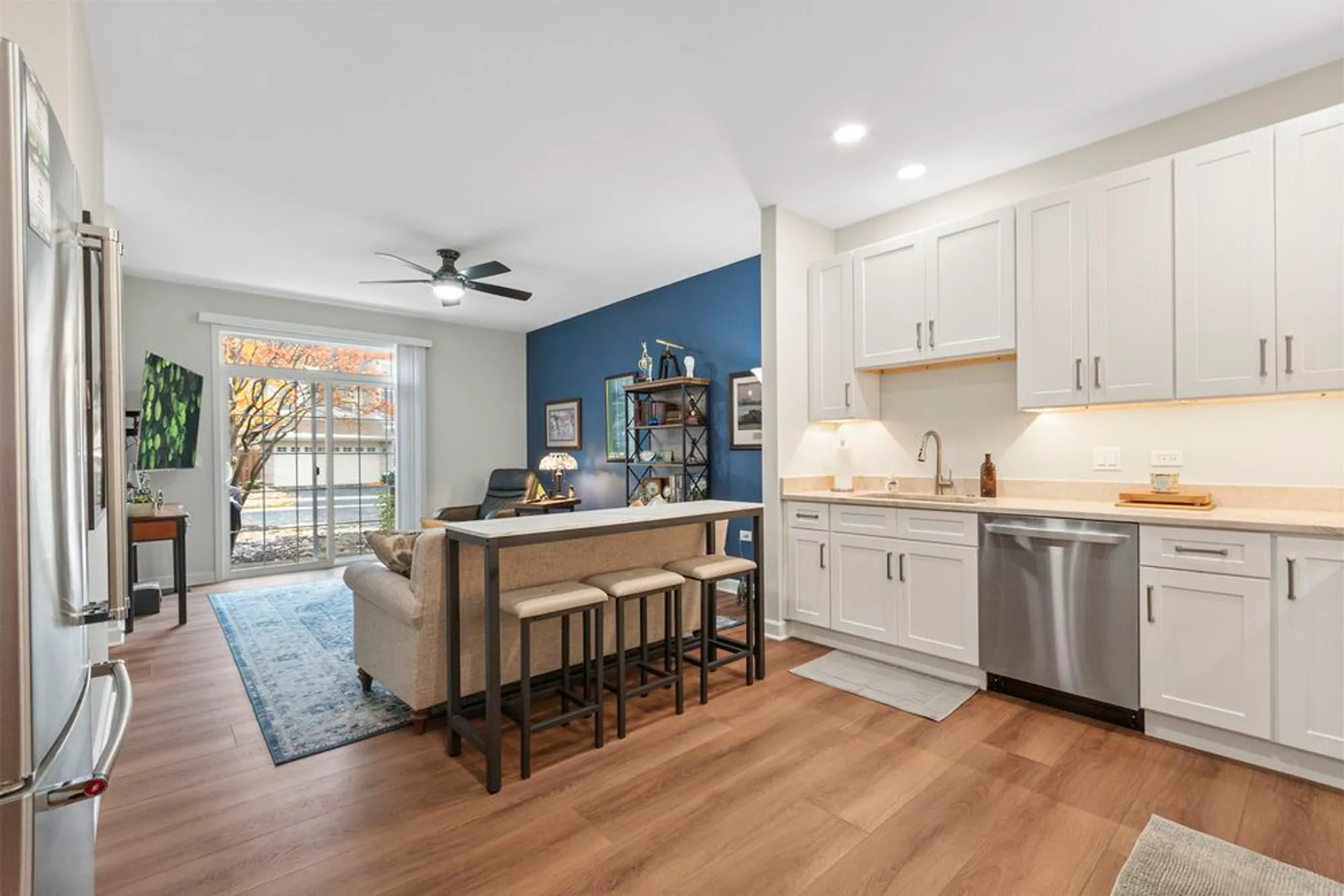 Property Slideshow image 11 of 31 | 631 belmont ln, Carol Stream, IL, 60188