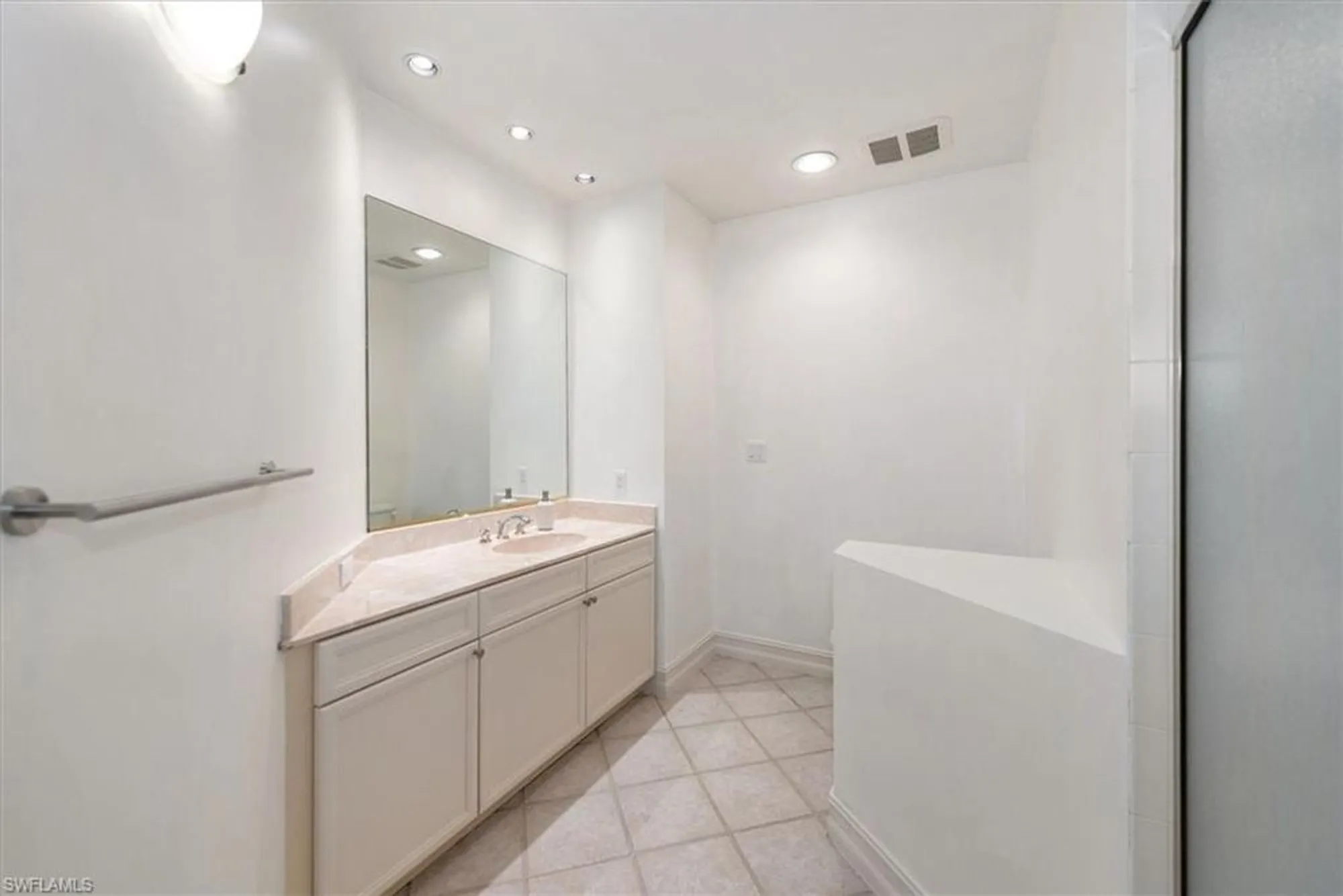 Property Slideshow image 27 of 44 | 4801 island pond ct 405, Bonita Springs, FL, 34134