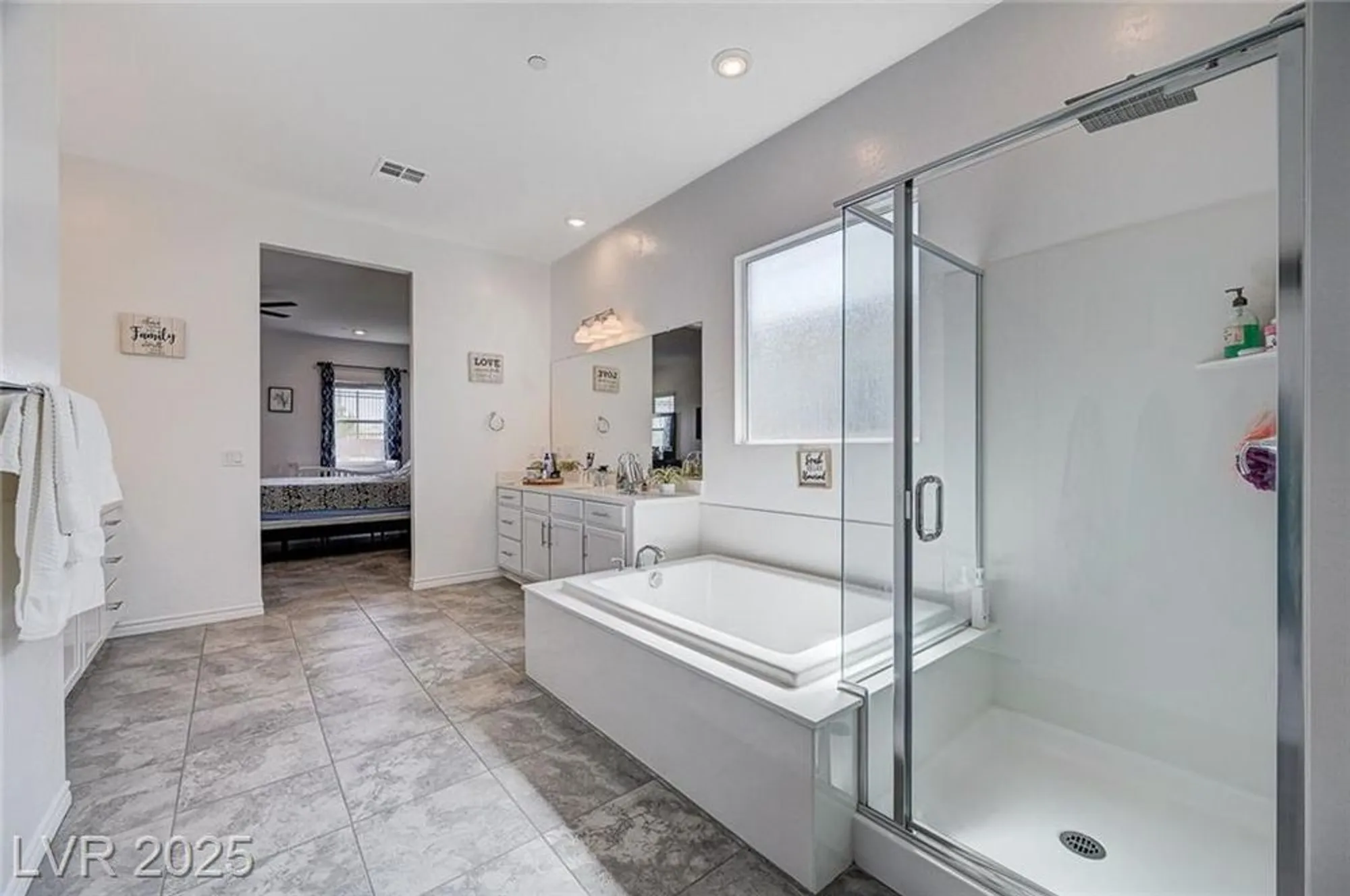 Property Slideshow image 32 of 99 | 33 reverie heights ave, Henderson, NV, 89011