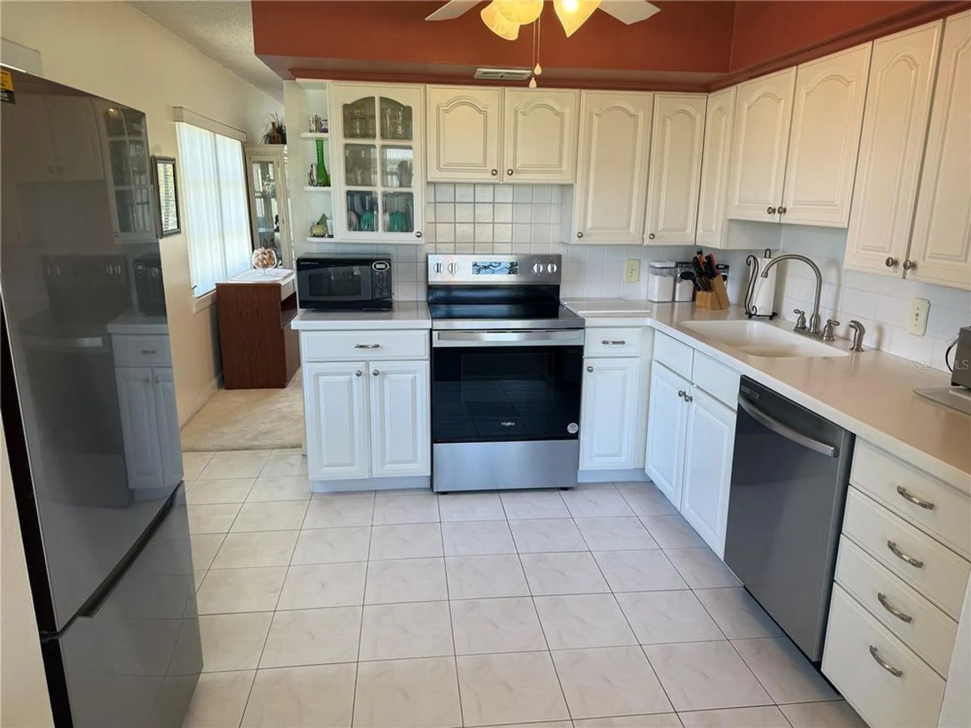 Property Slideshow image 27 of 43 | 2428 columbia dr 72, Clearwater, FL, 33763