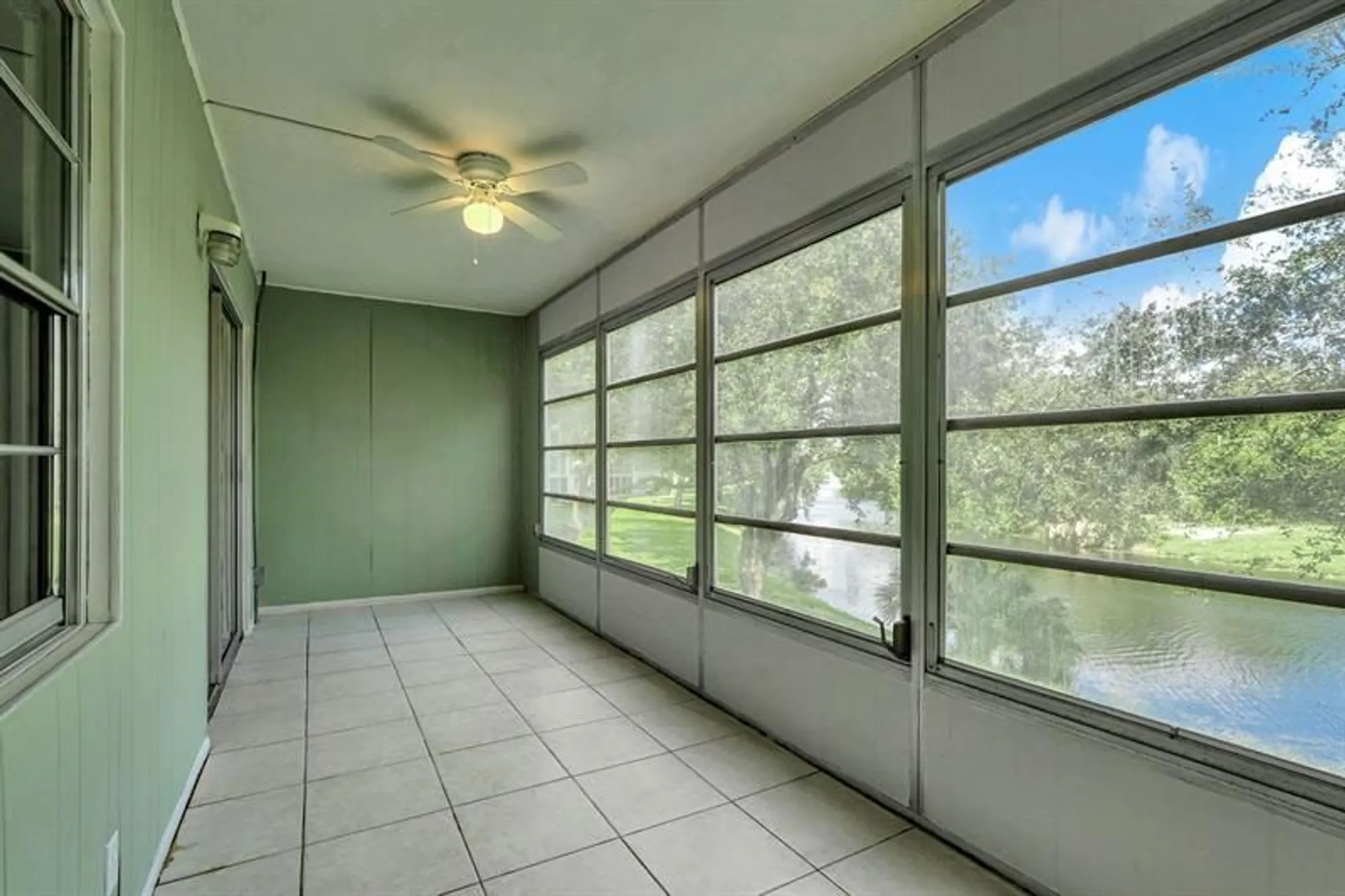 Property Slideshow image 30 of 47 | 2038 newport h # 2038, Deerfield Beach, FL, 33442