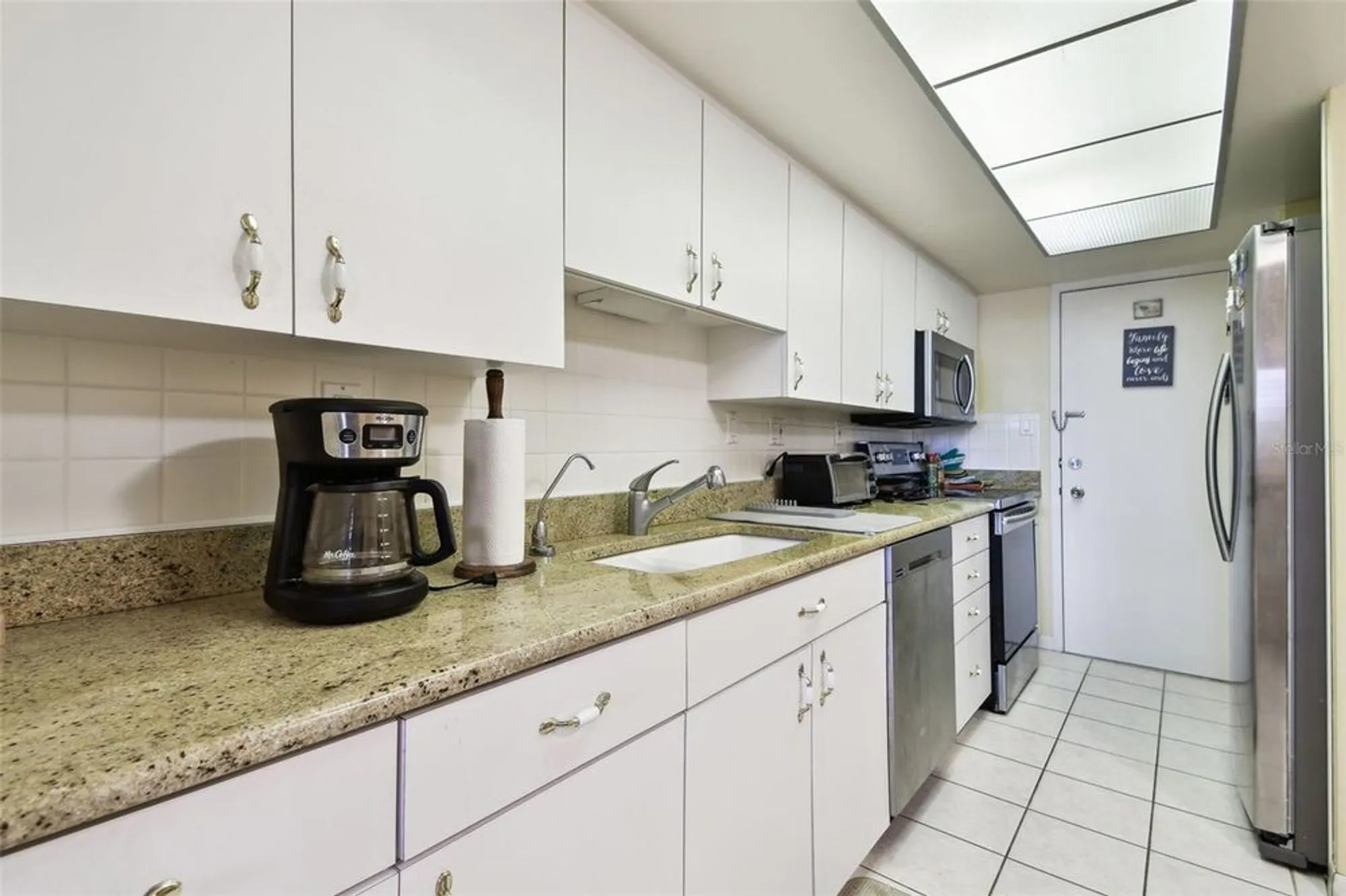 Property Slideshow image 13 of 93 | 7400 sun island dr 207, South Pasadena, FL, 33707