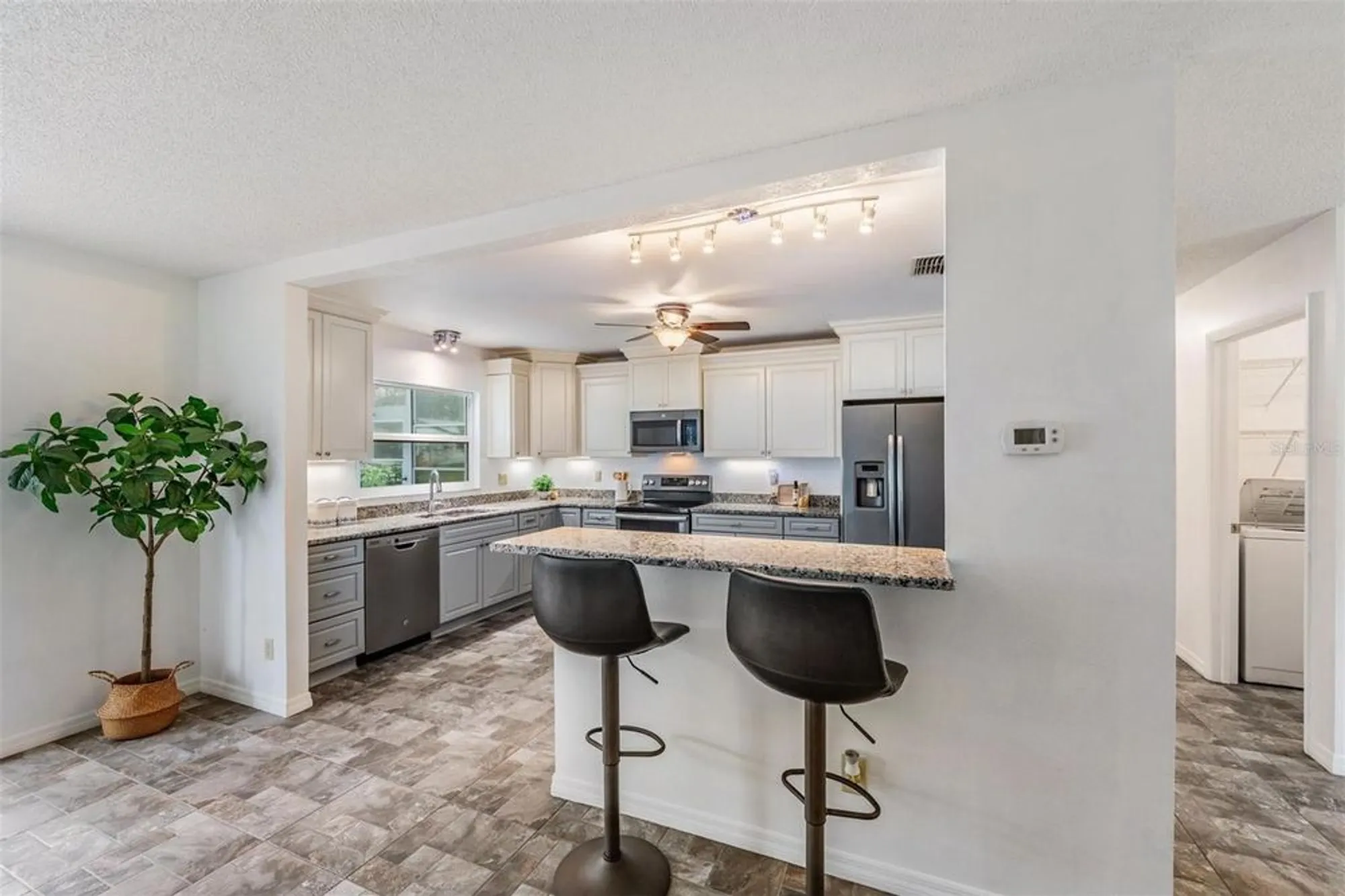 Property Slideshow image 10 of 26 | 2820 lomond dr, Palm Harbor, FL, 34684