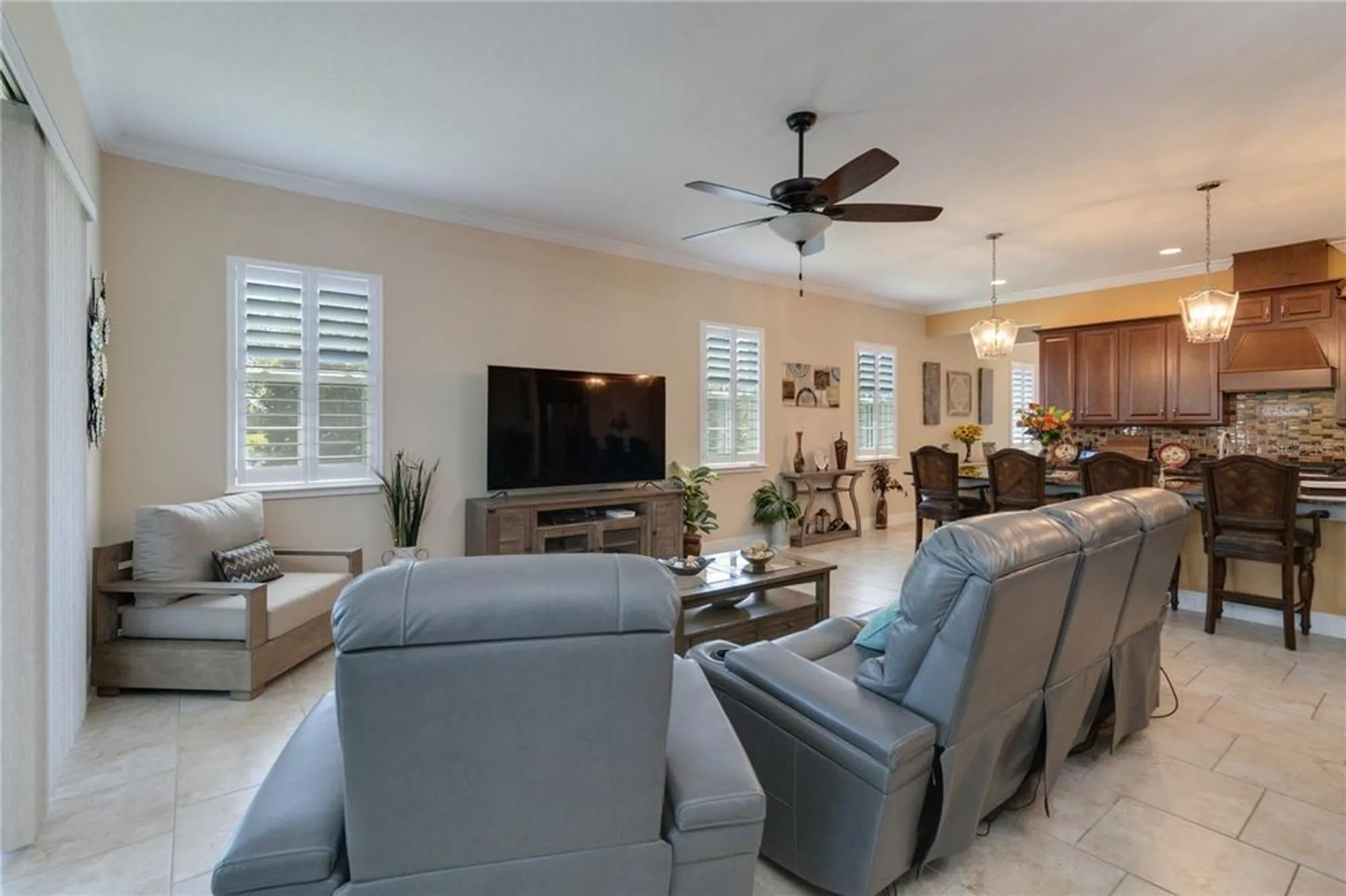 Property Slideshow image 15 of 50 | 4921 catalpa dr, Saint Cloud, FL, 34772