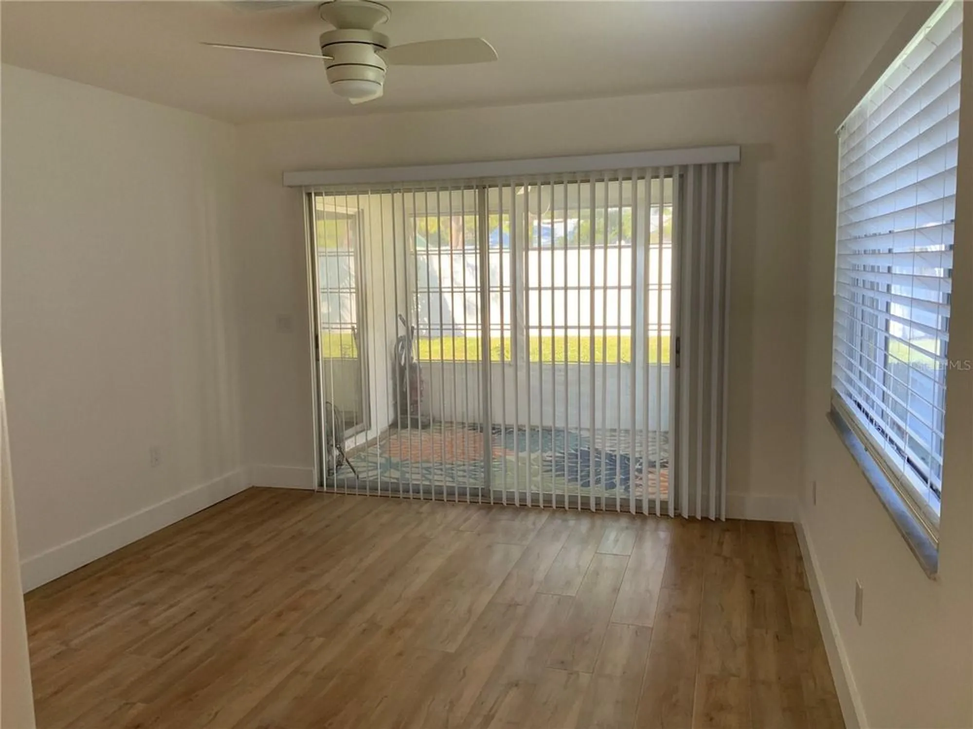 Property Slideshow image 15 of 20 | 2617 riverbluff pkwy # v151, Sarasota, FL, 34231