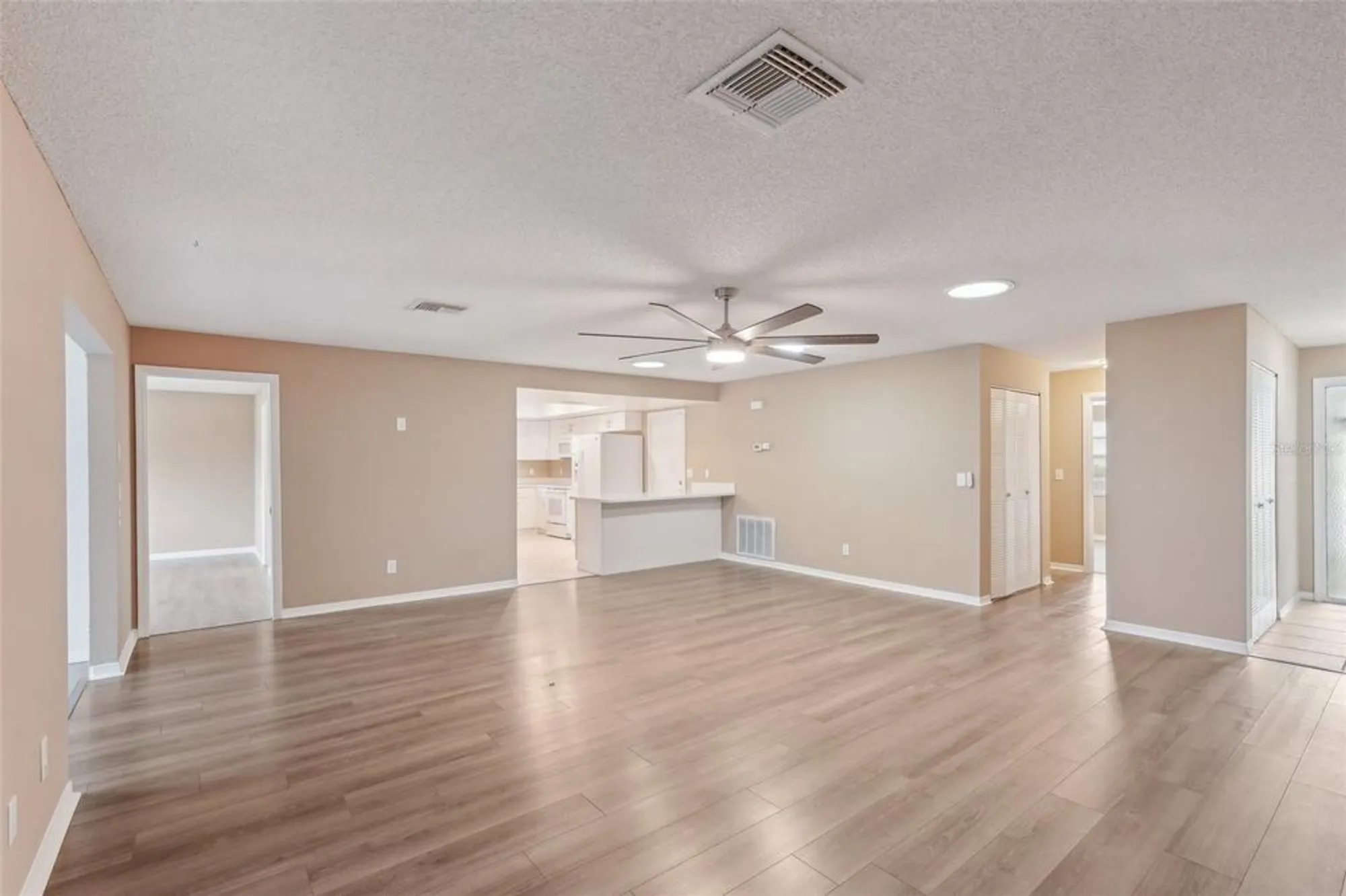 Property Slideshow image 5 of 57 | 2529 lancaster dr, Sun City Center, FL, 33573