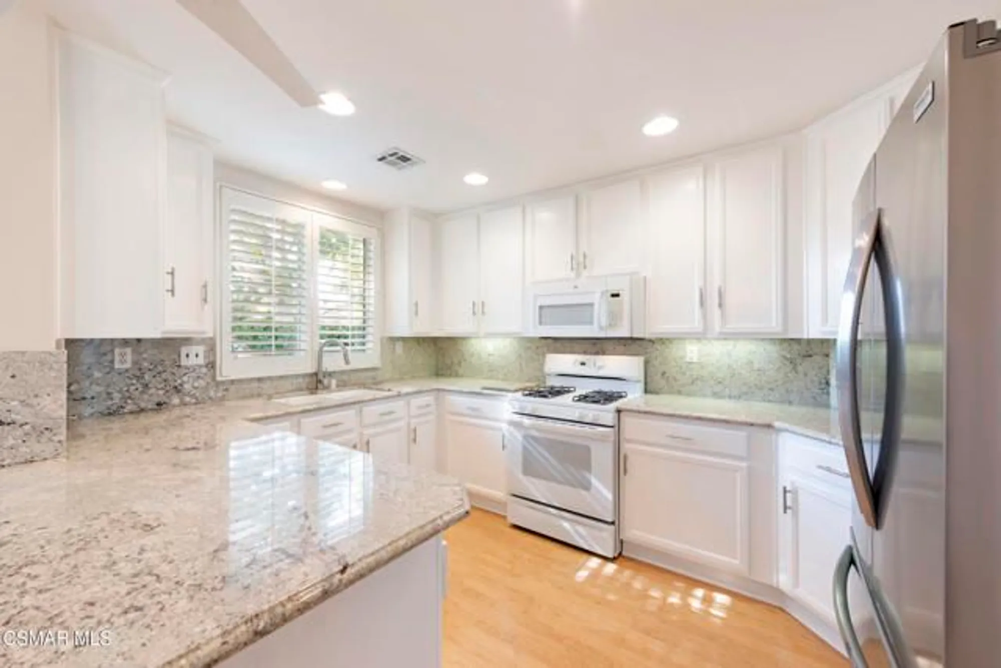 Property Slideshow image 11 of 38 | 2059 tulip ave, Simi Valley, CA, 93063