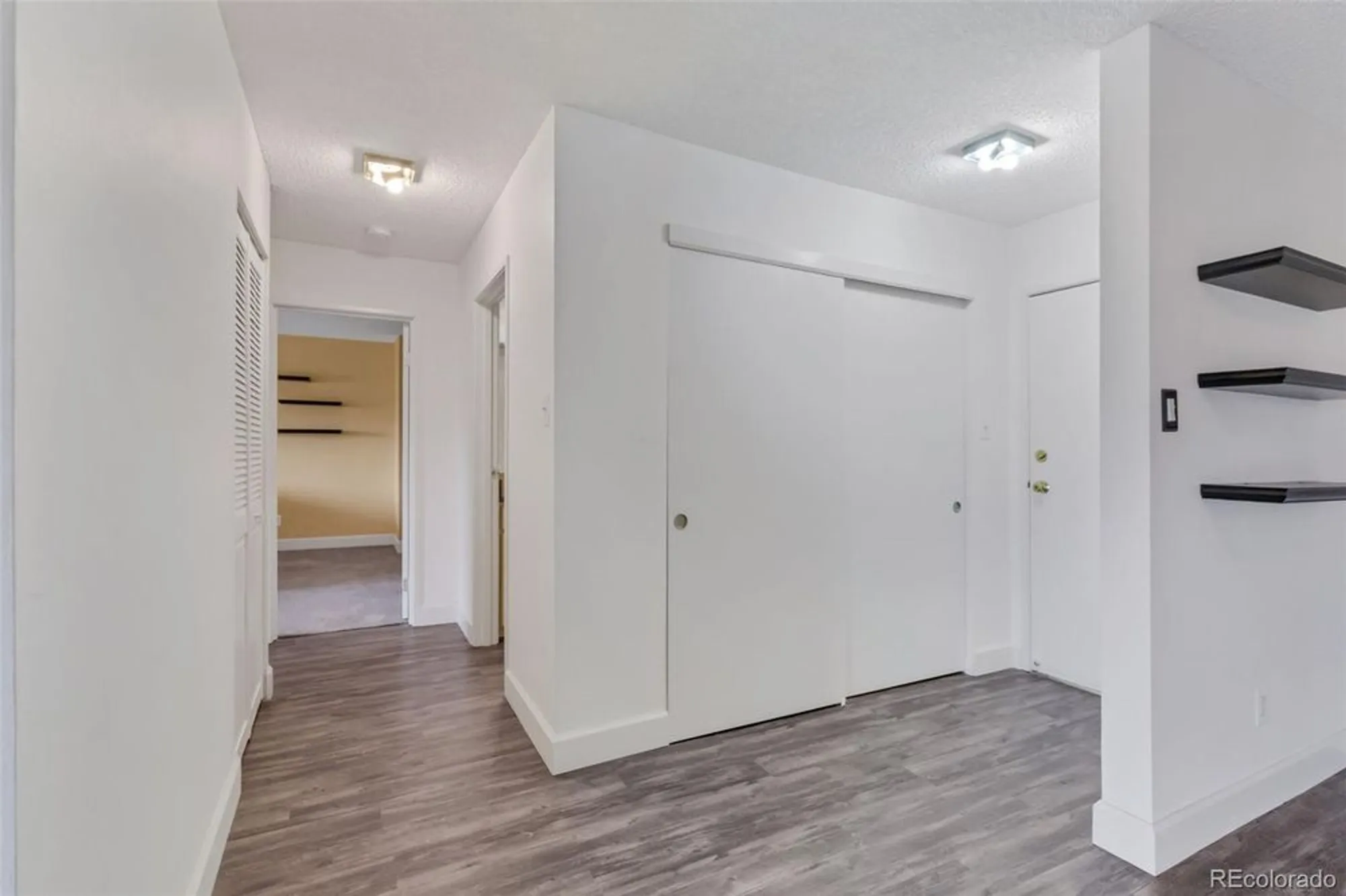 Property Slideshow image 24 of 45 | 14102 e linvale pl apt 403, Aurora, CO, 80014