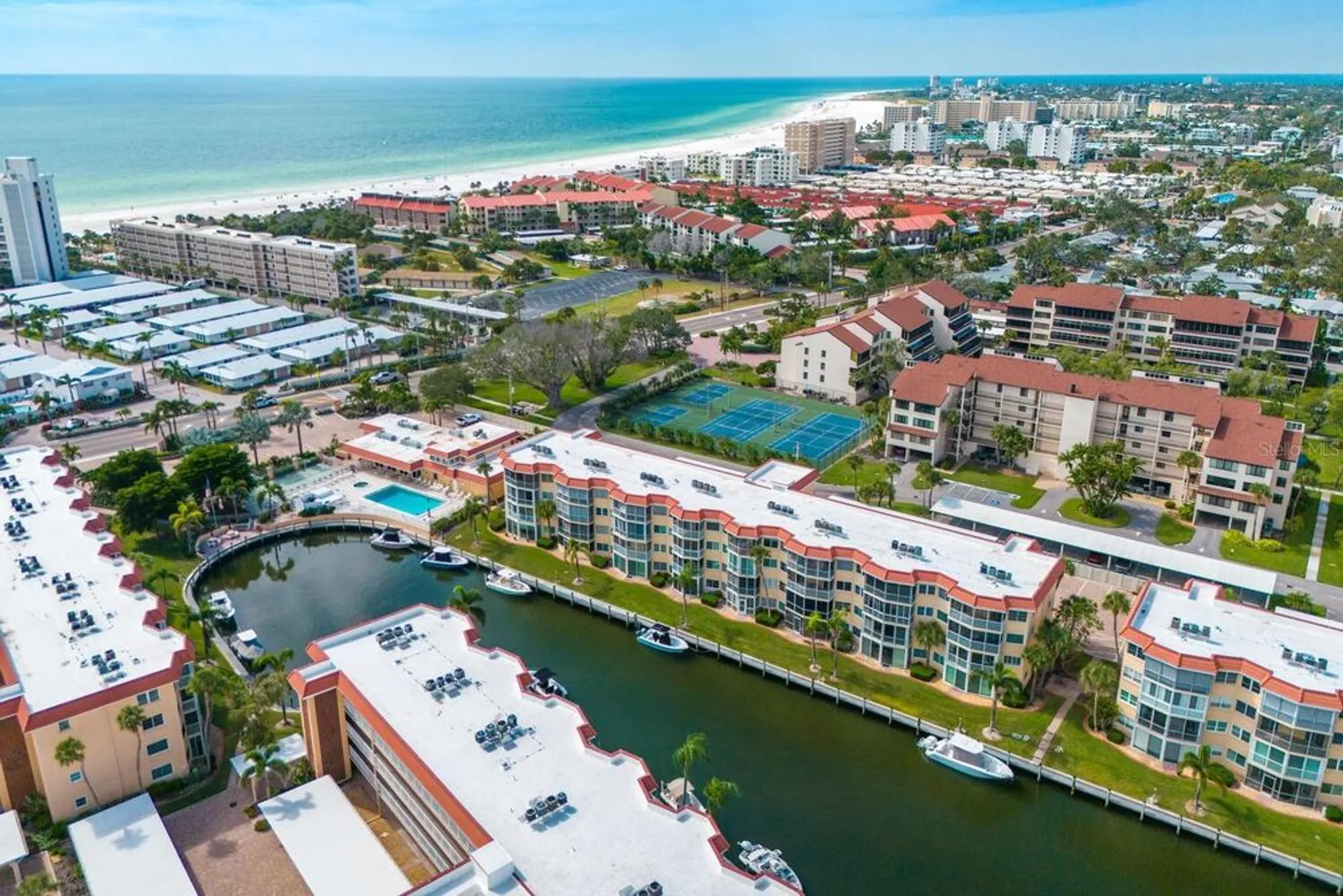 Property Slideshow image 24 of 45 | 1250 n portofino dr apt 304, Sarasota, FL, 34242