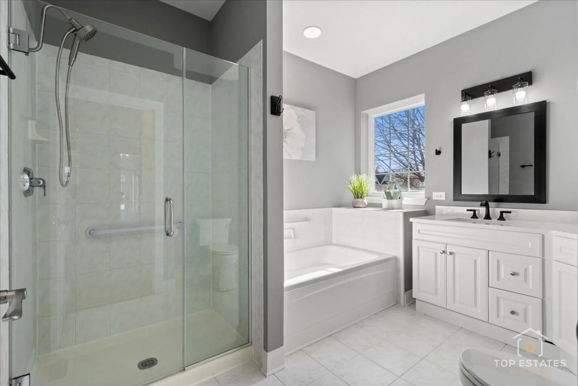 Property Slideshow image 20 of 28 | 13705 s redbud dr, Plainfield, IL, 60544