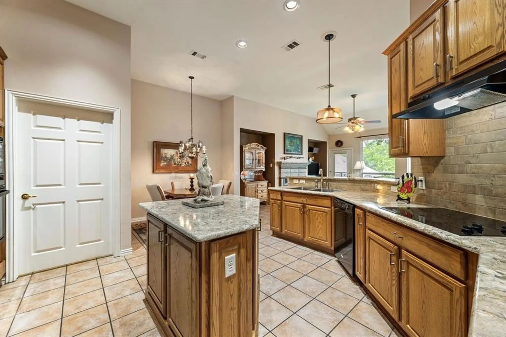 Property Slideshow image 17 of 33 | 1453 cattle baron ct, Fairview, TX, 75069