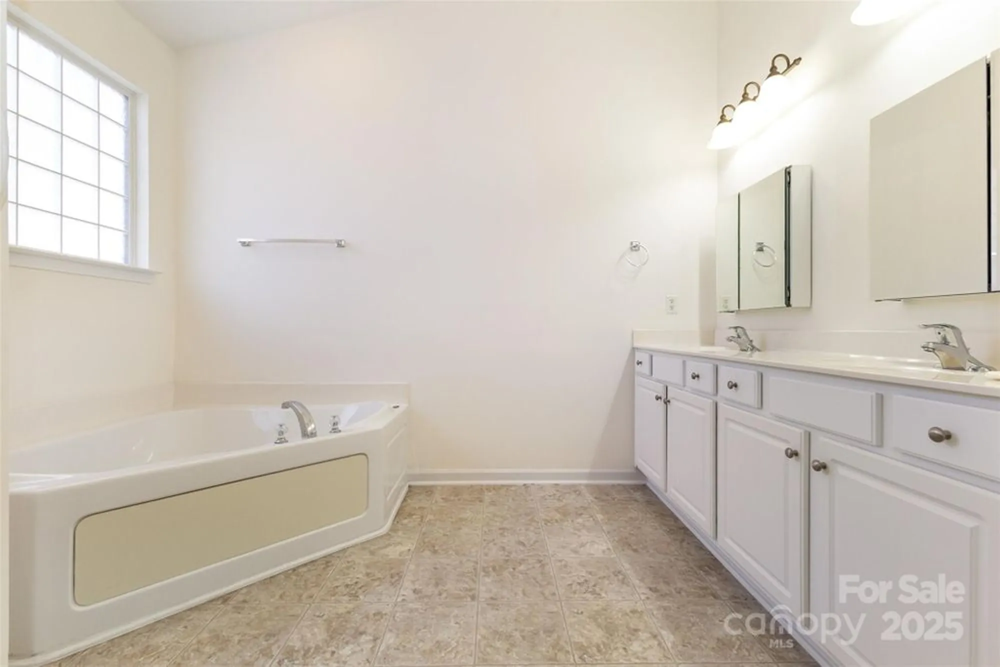 Property Slideshow image 26 of 48 | 977 platinum dr, Fort Mill, SC, 29708