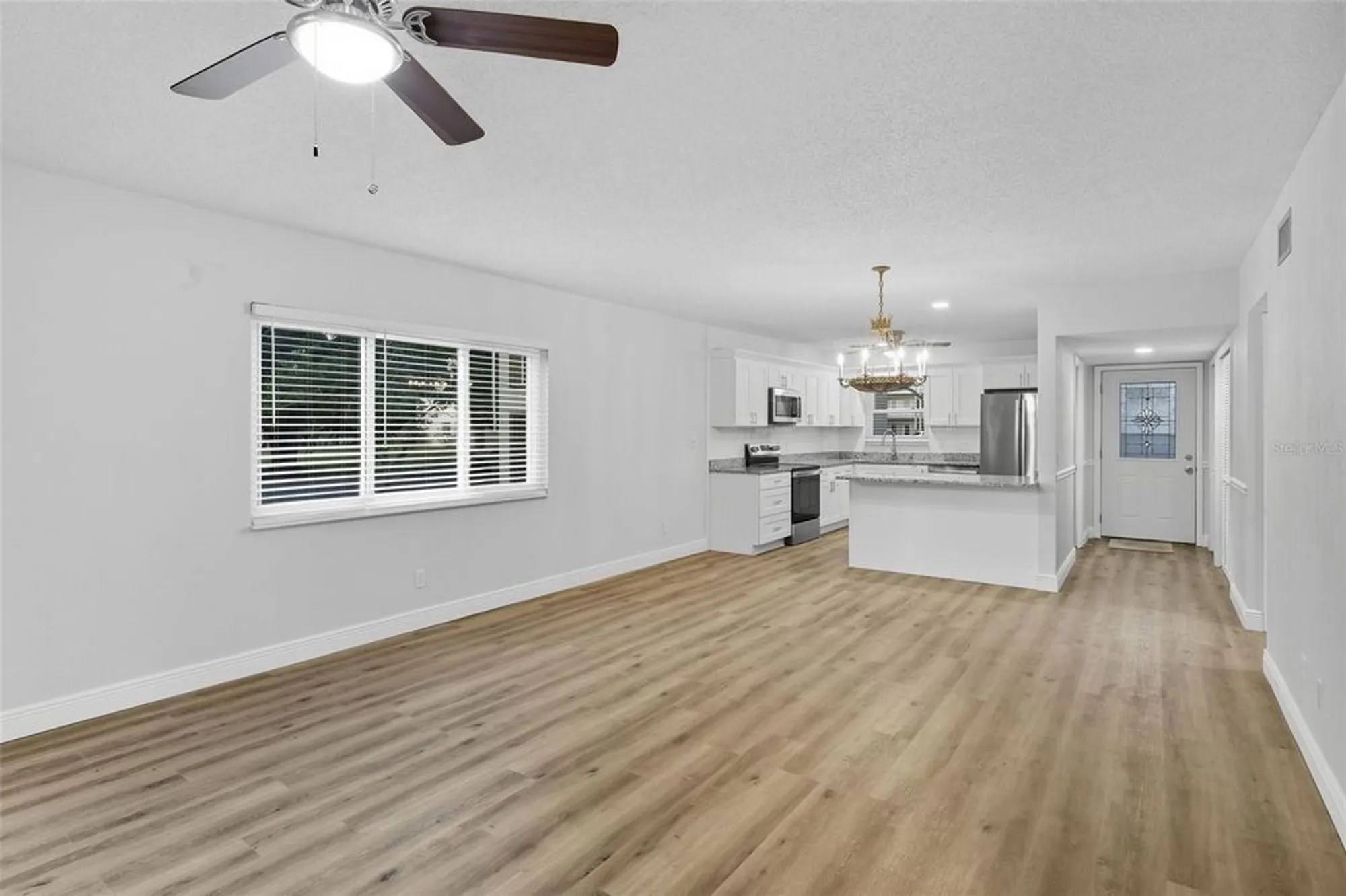 Property Slideshow image 12 of 28 | 2351 irish ln 21, Clearwater, FL, 33763