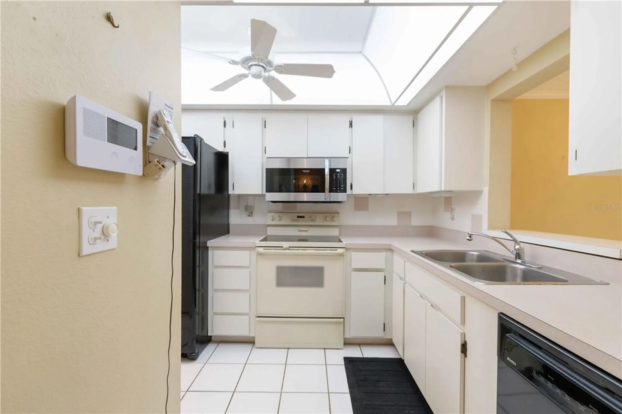 Property Slideshow image 6 of 23 | 6999 w country club dr 125, Sarasota, FL, 34243