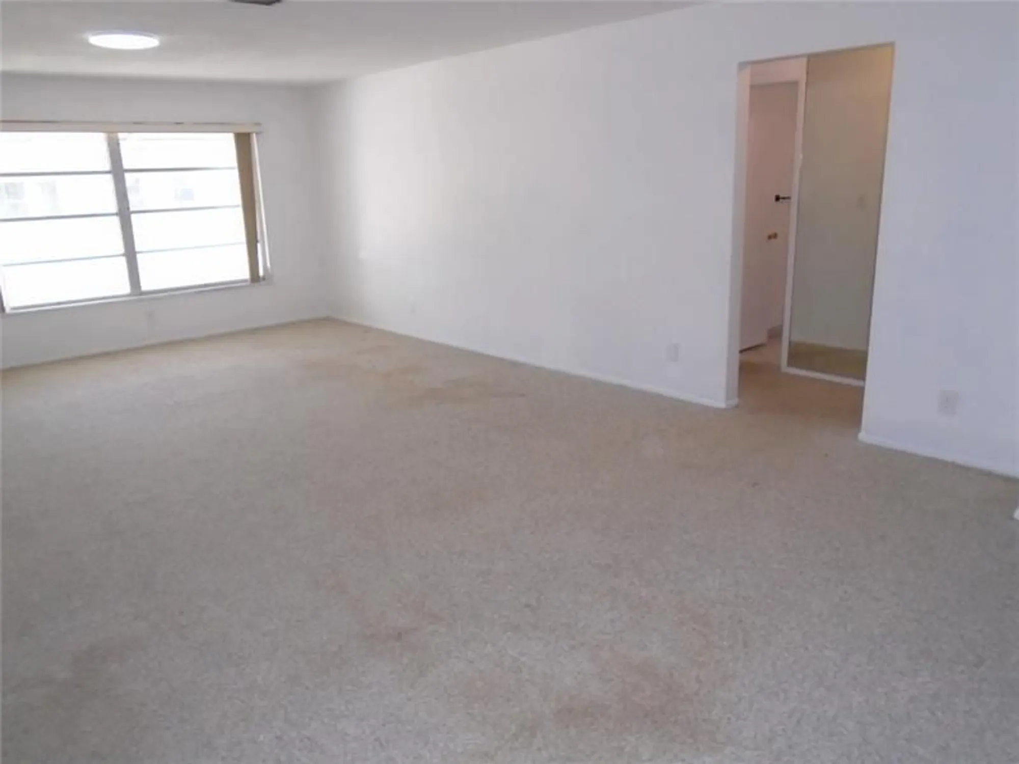 Property Slideshow image 10 of 26 | 2631 w golf blvd, Pompano Beach, FL, 33064