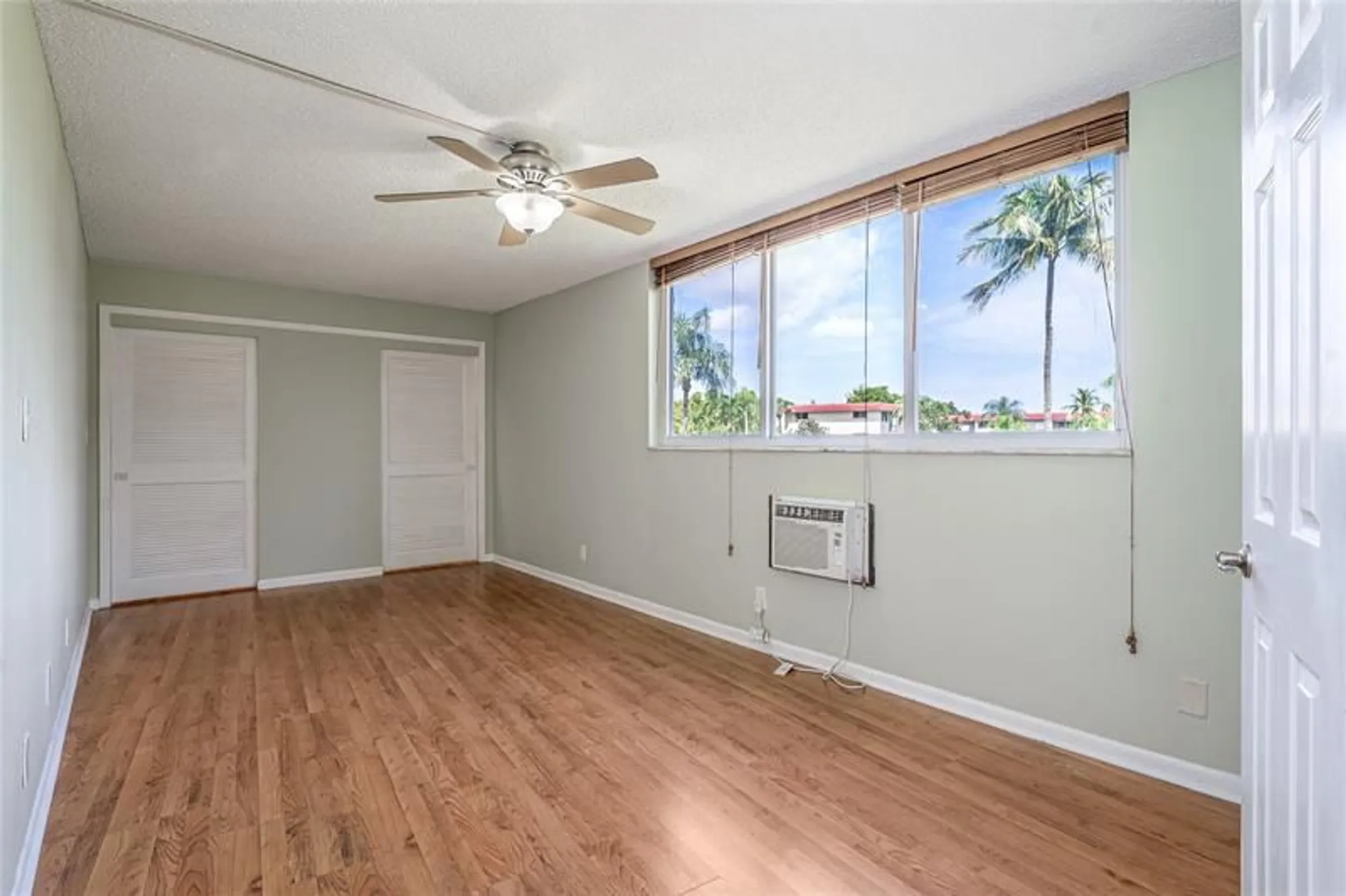 Property Slideshow image 11 of 57 | 9720 s hollybrook lake dr 205, Pembroke Pines, FL, 33025