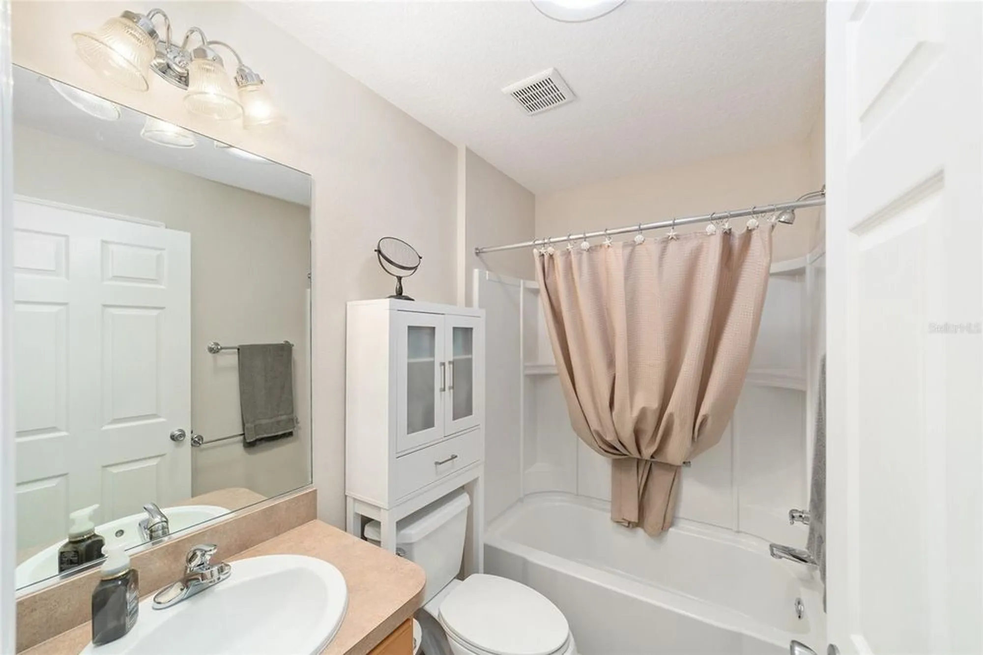 Property Slideshow image 30 of 58 | 2020 harston trl, The Villages, FL, 32162