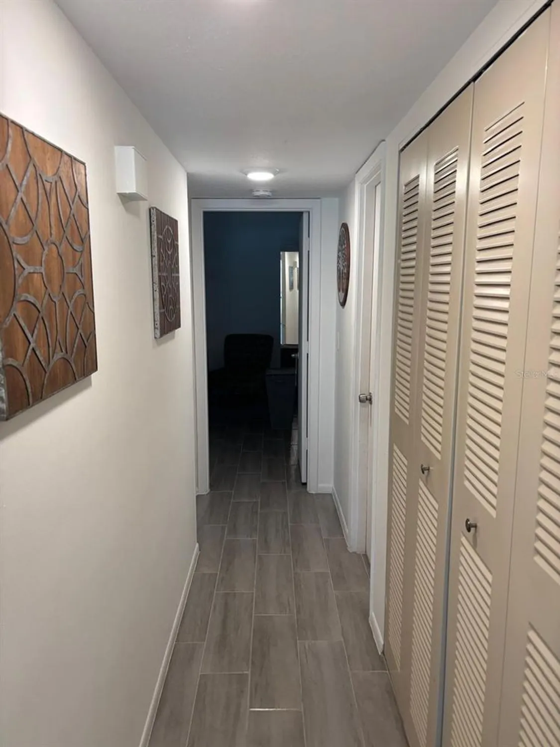 Property Slideshow image 10 of 24 | 5689 gardens dr, Sarasota, FL, 34243