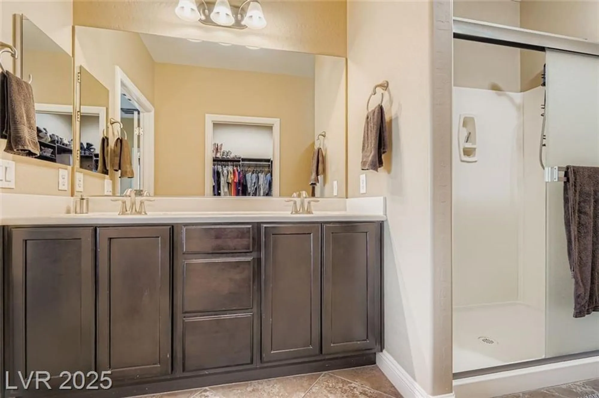 Property Slideshow image 22 of 45 | 3385 blue ribbon downs st, Las Vegas, NV, 89122