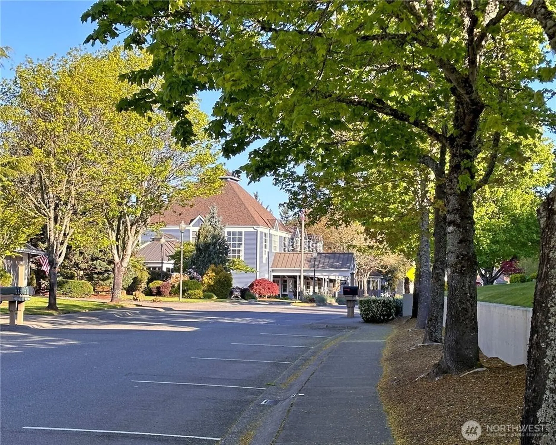 Property Slideshow image 39 of 40 | 4081 224th ln 210, Issaquah, WA, 98029