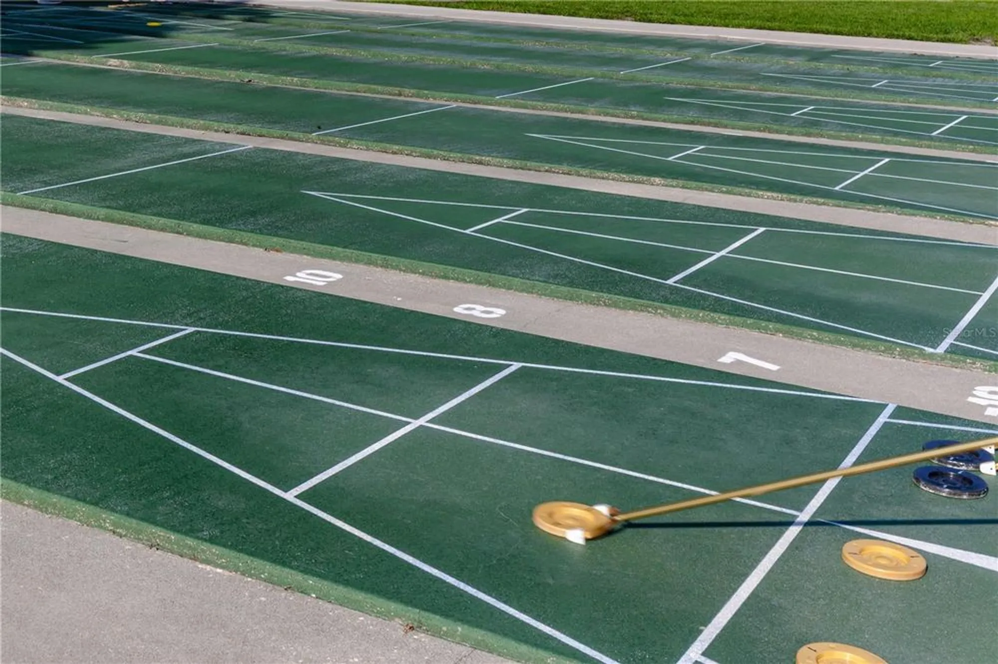 Property Slideshow image 35 of 42 | 2463 brazilia dr apt 39, Clearwater, FL, 33763