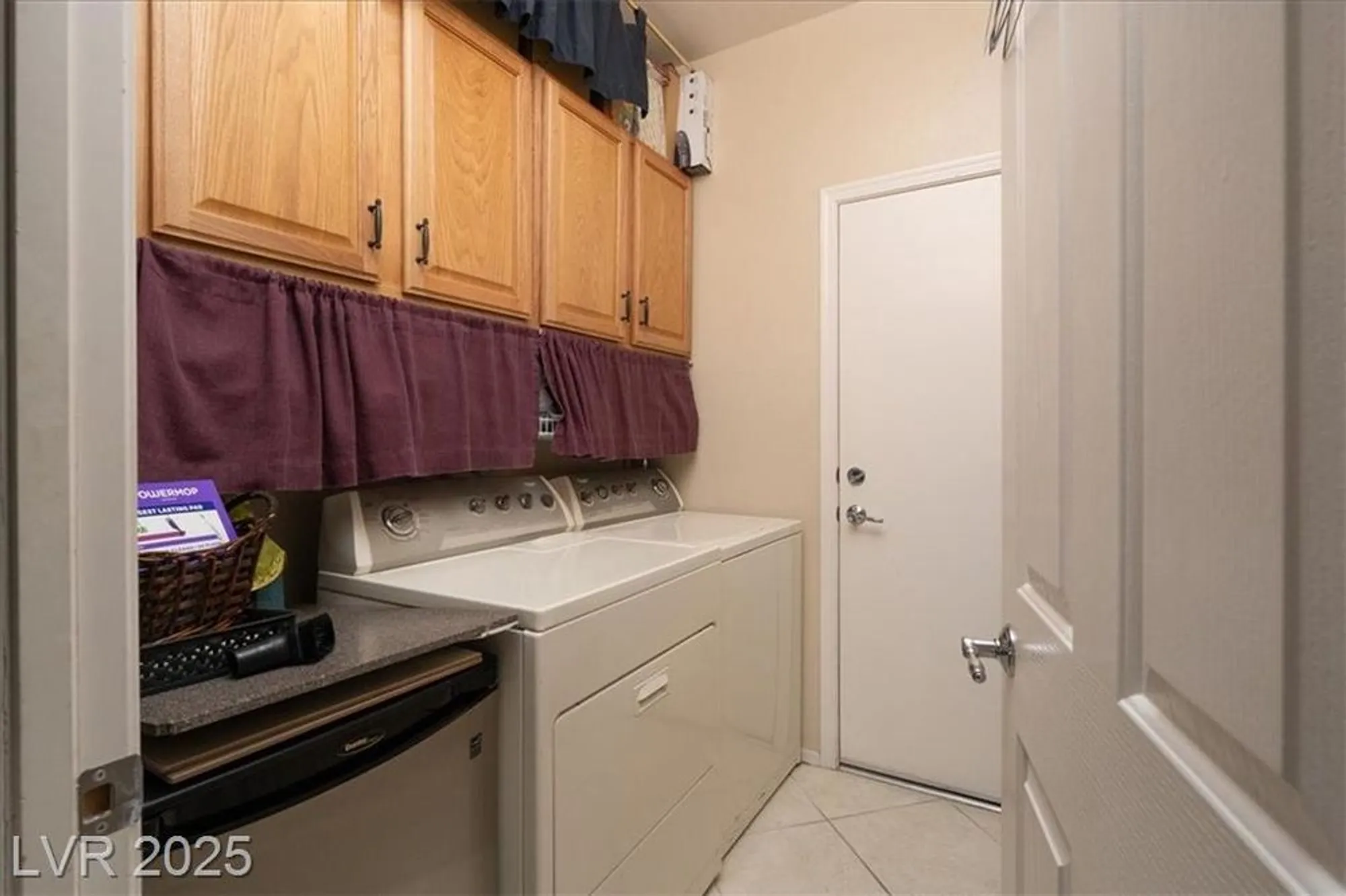 Property Slideshow image 27 of 47 | 2486 divine sky dr, Henderson, NV, 89044