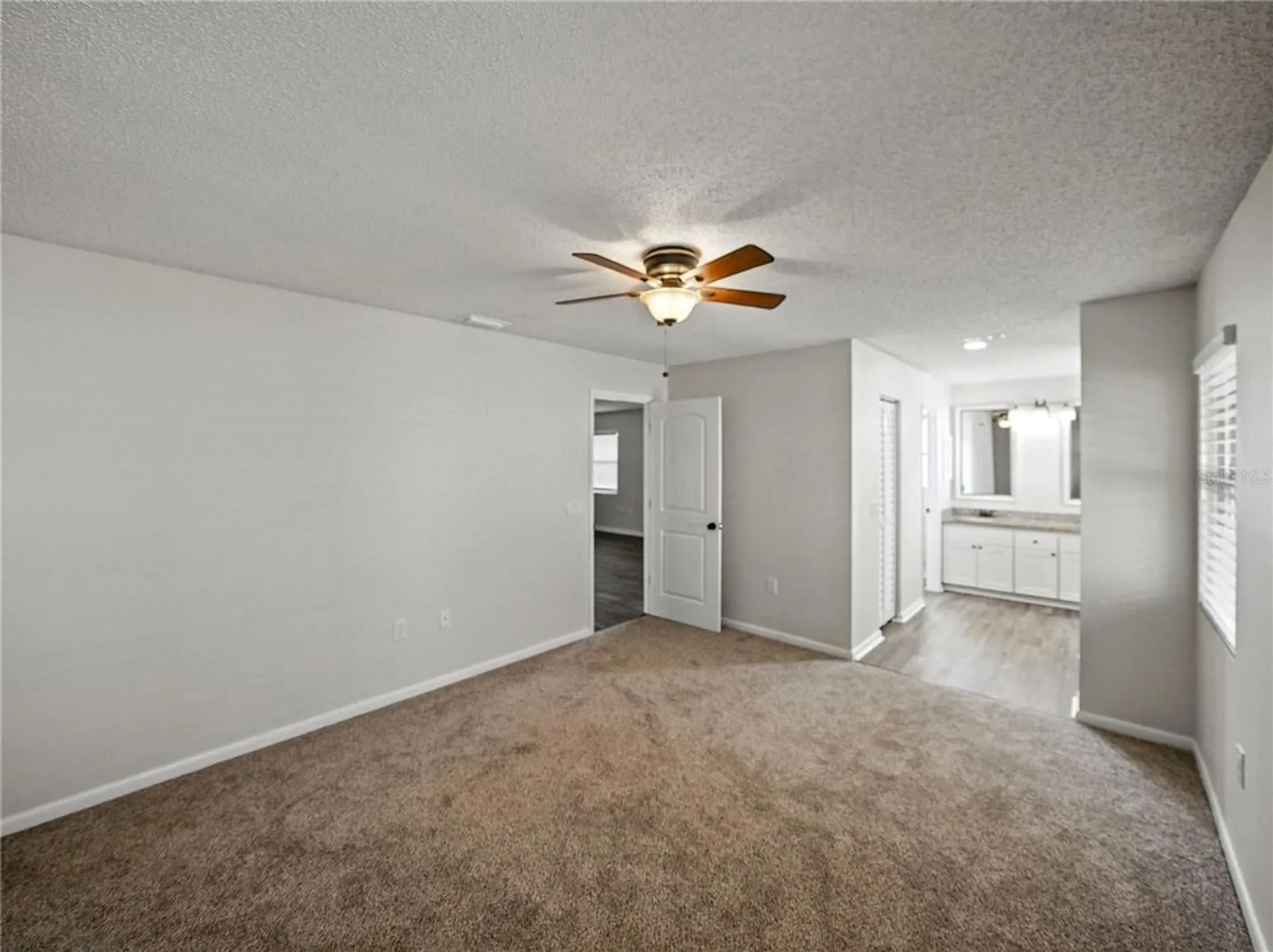 Property Slideshow image 24 of 55 | 4965 goldenview ln, Lakeland, FL, 33811