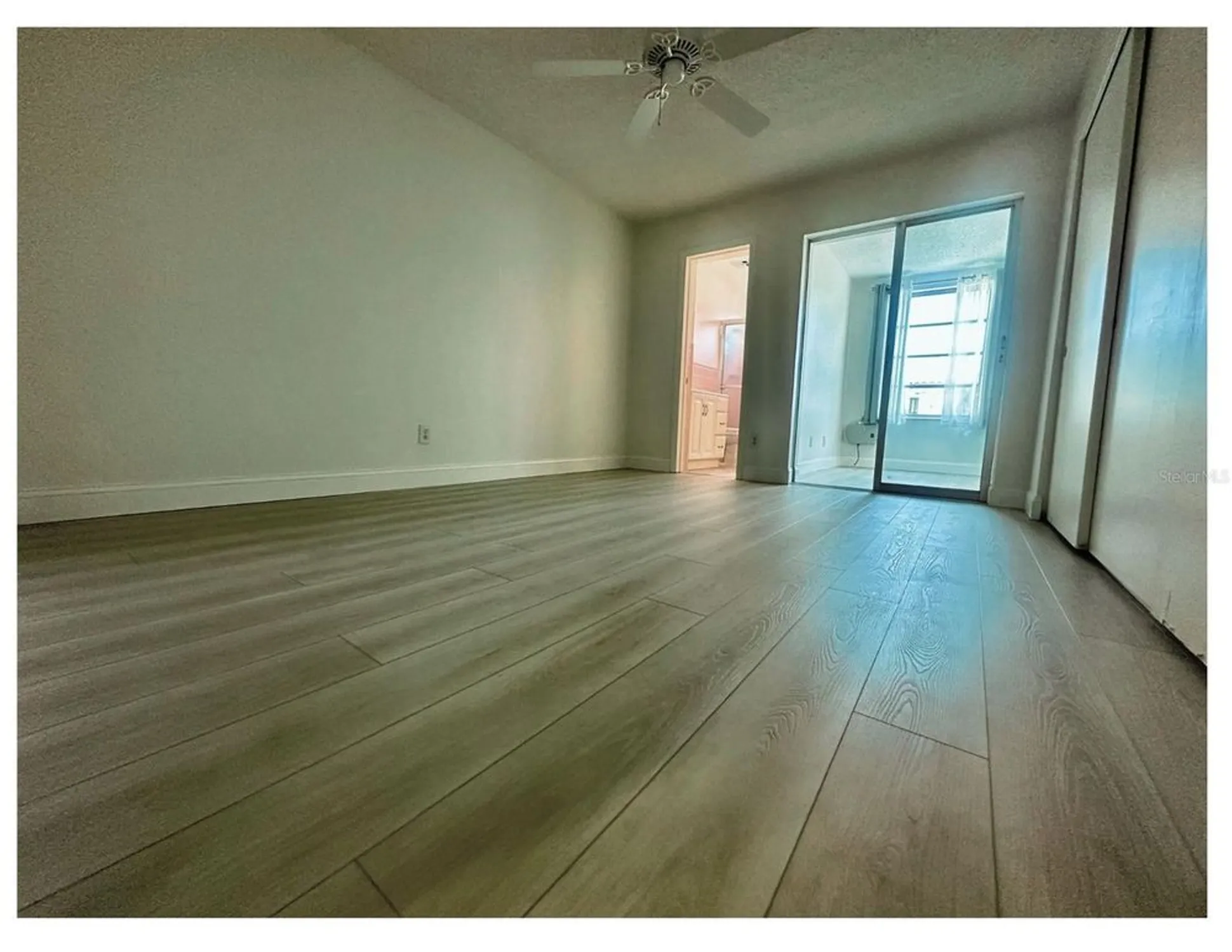 Property Slideshow image 20 of 40 | 2428 columbia dr apt 44, Clearwater, FL, 33763